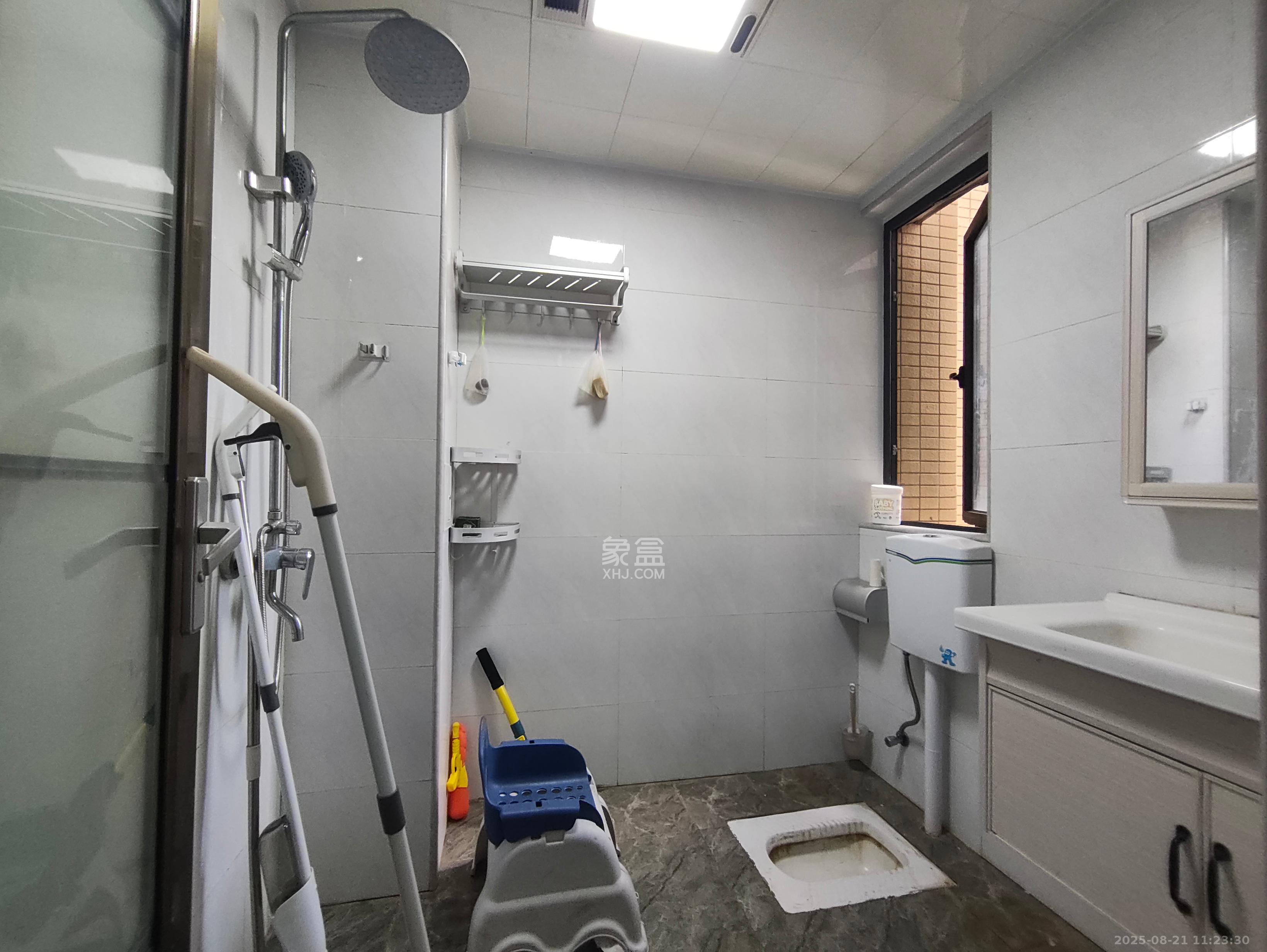 长房半岛蓝湾(观山月) 3室2厅1卫 2500.0元/月 长房半岛蓝湾(观山月) 3室2厅1卫 2500.0元/月室内图