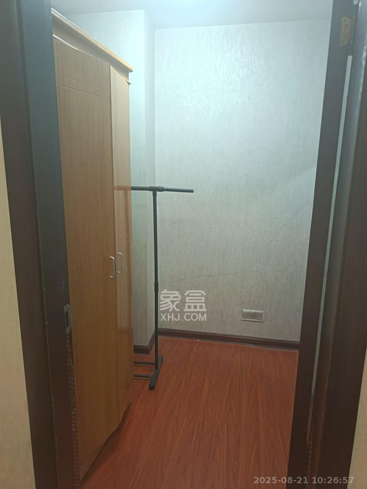 高升金典  3室2厅1卫   2900.00元/月室内图