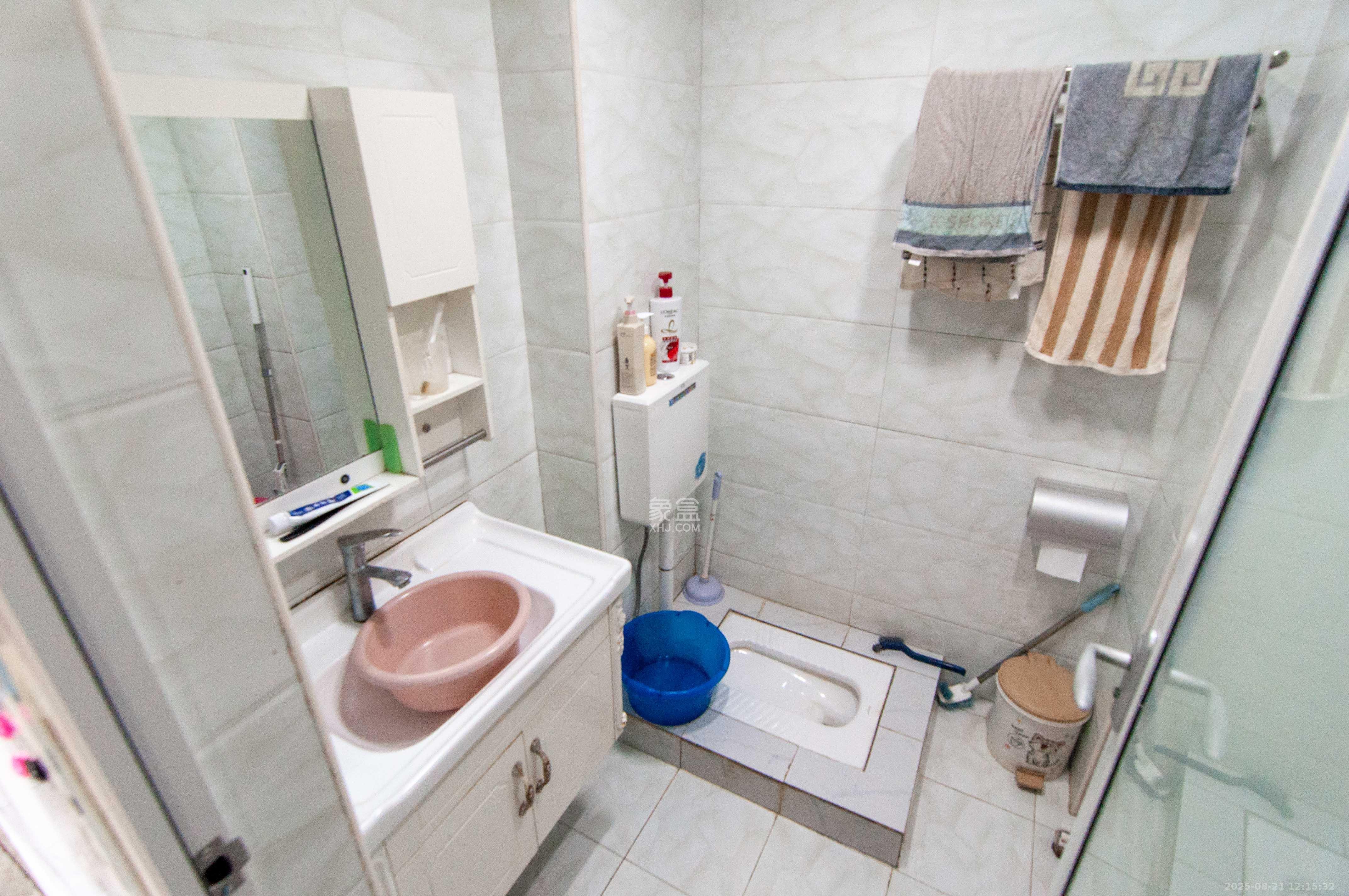 金茂梅溪湖 3室2厅2卫 140.0万 金茂梅溪湖 3室2厅2卫 140.0万卫生间