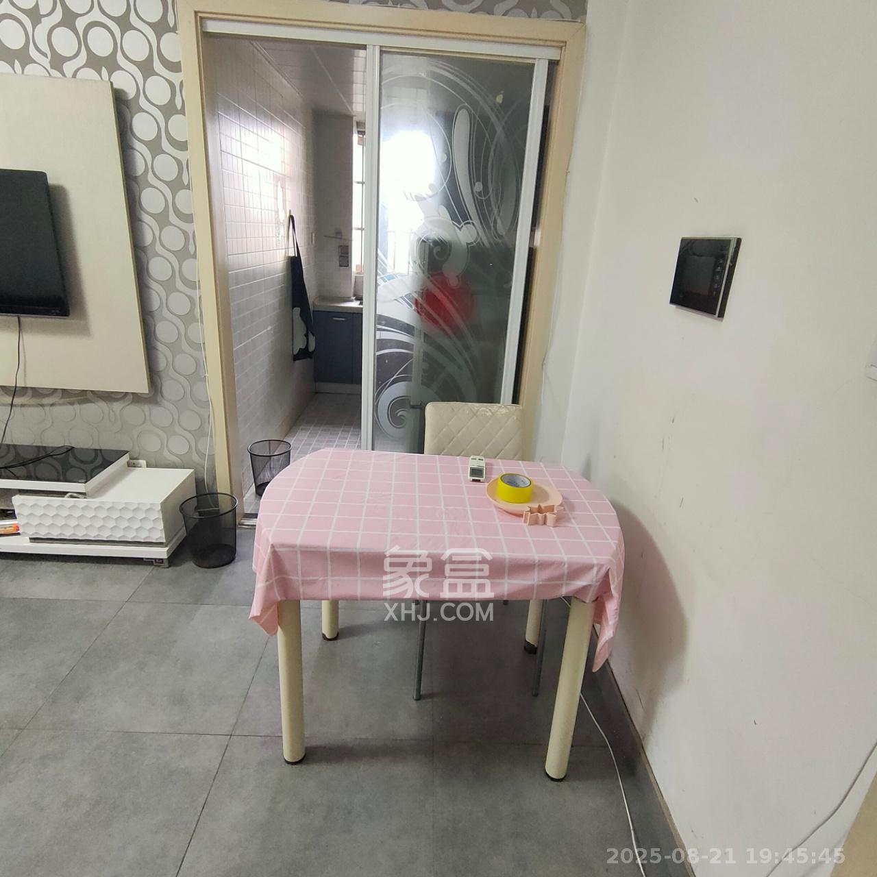 铂宫  1室1厅1卫    2700.0元/月室内图