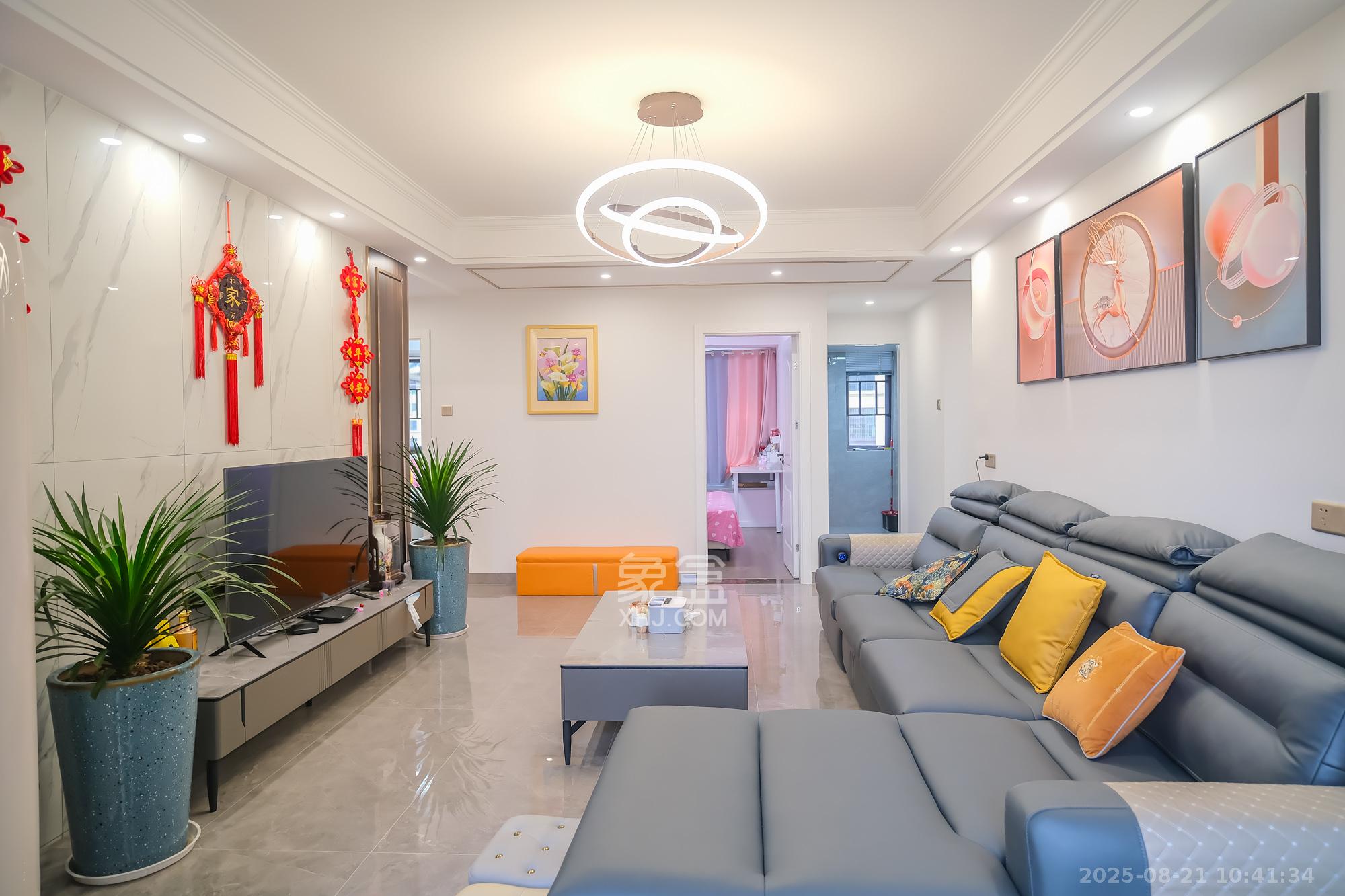 星城春晓  3室2厅2卫    99.8万客厅