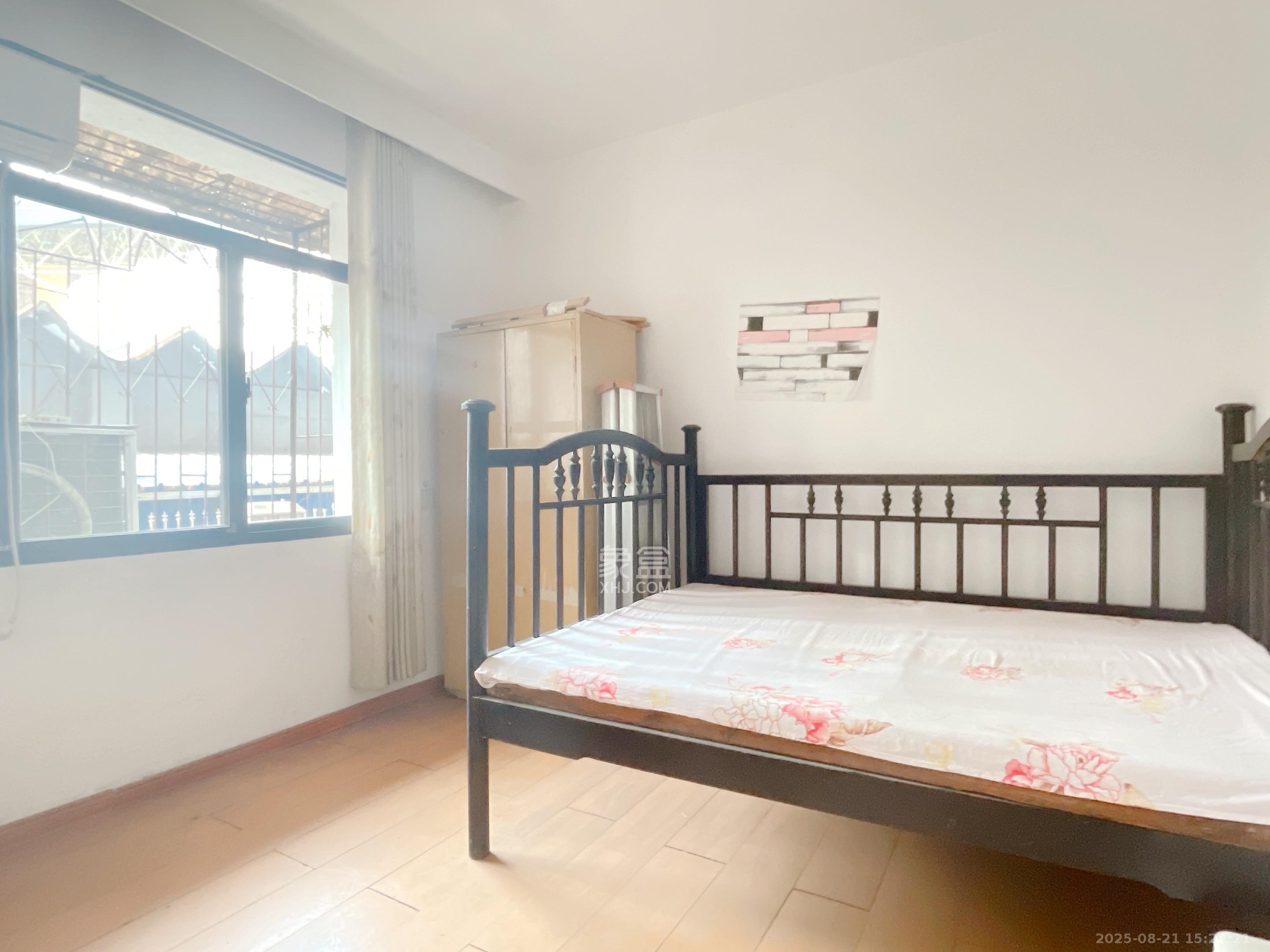 展览馆科协宿舍 3室2厅1卫 2200.0元/月 展览馆科协宿舍 3室2厅1卫 2200.0元/月室内图