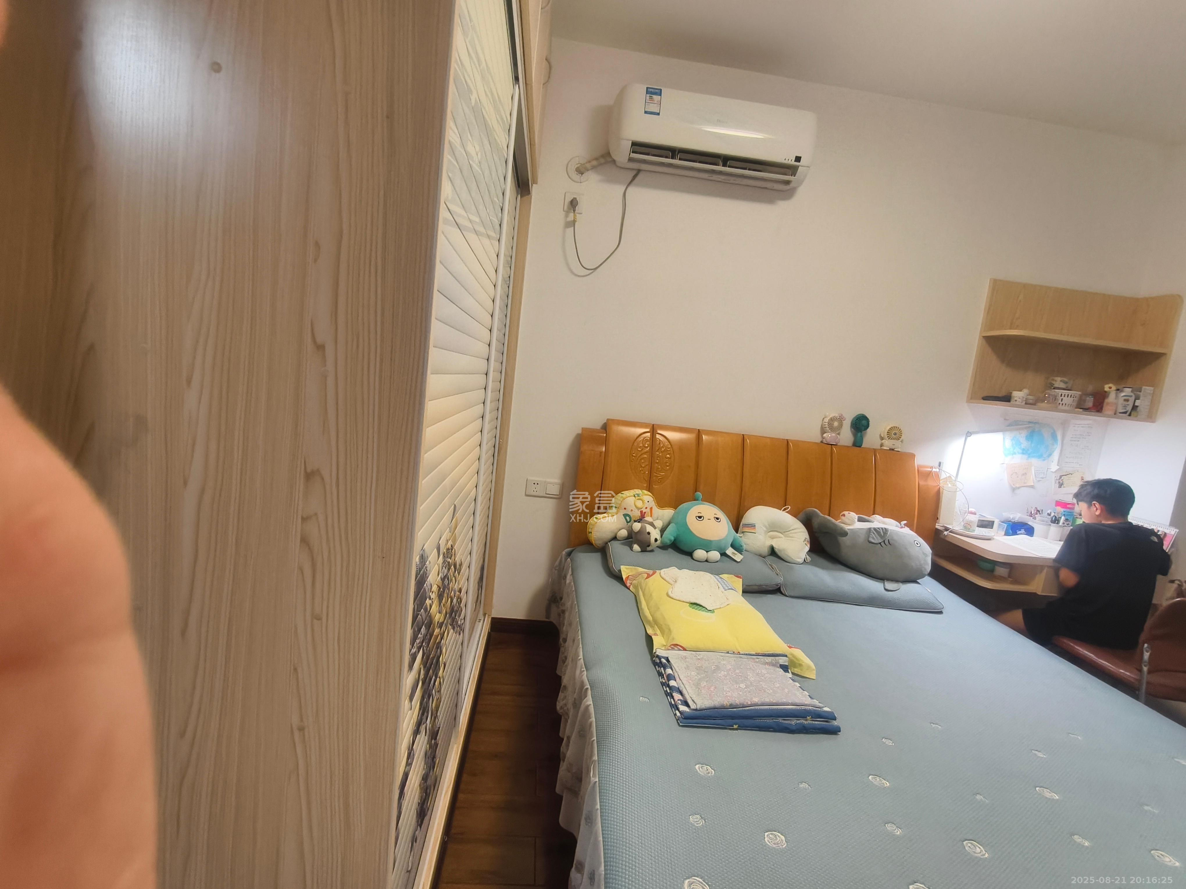 康桥长郡  3室2厅2卫   2100.00元/月室内图
