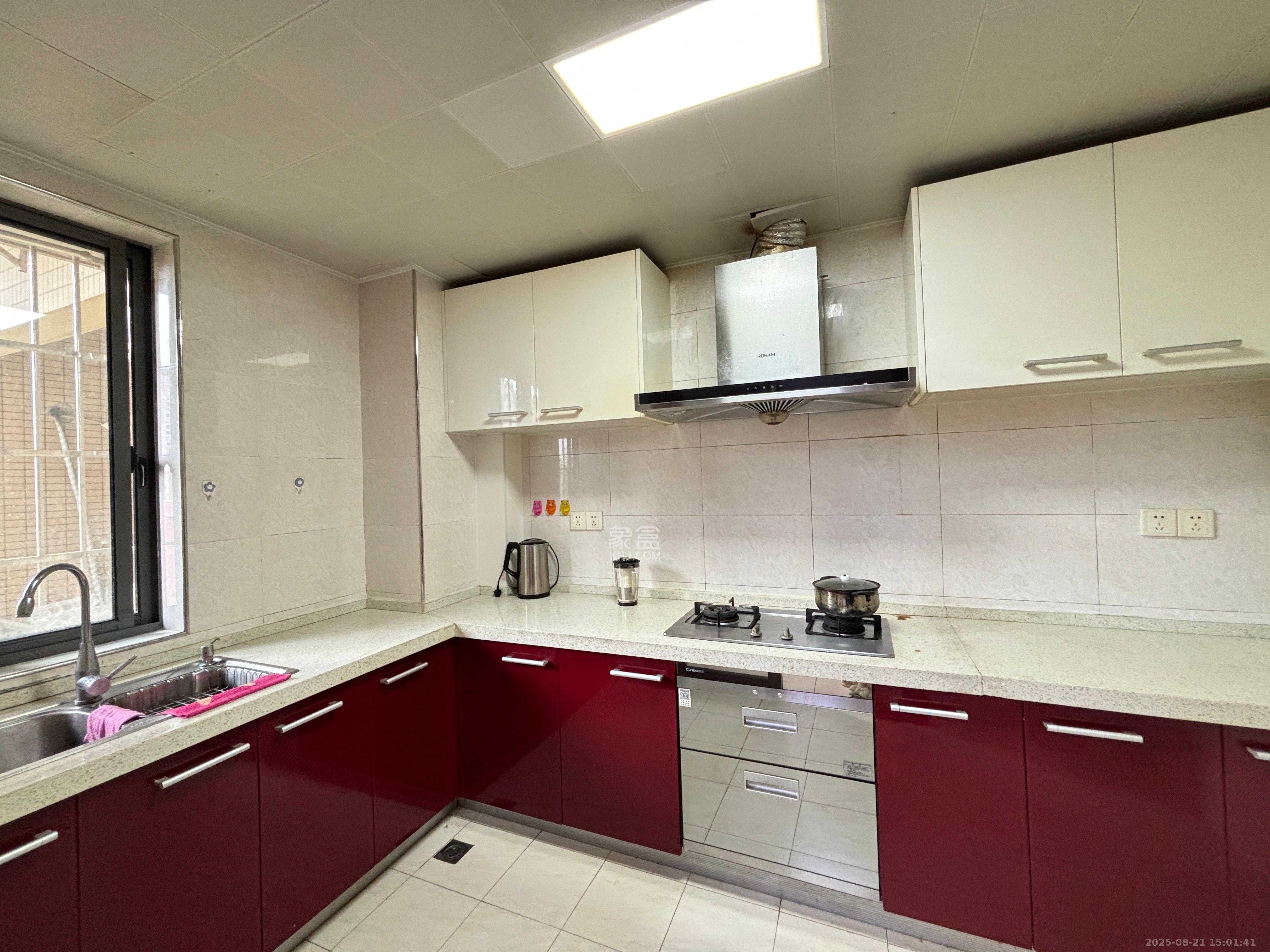 鑫天御景湾 3室2厅2卫 2800.0元/月 鑫天御景湾 3室2厅2卫 2800.0元/月室内图