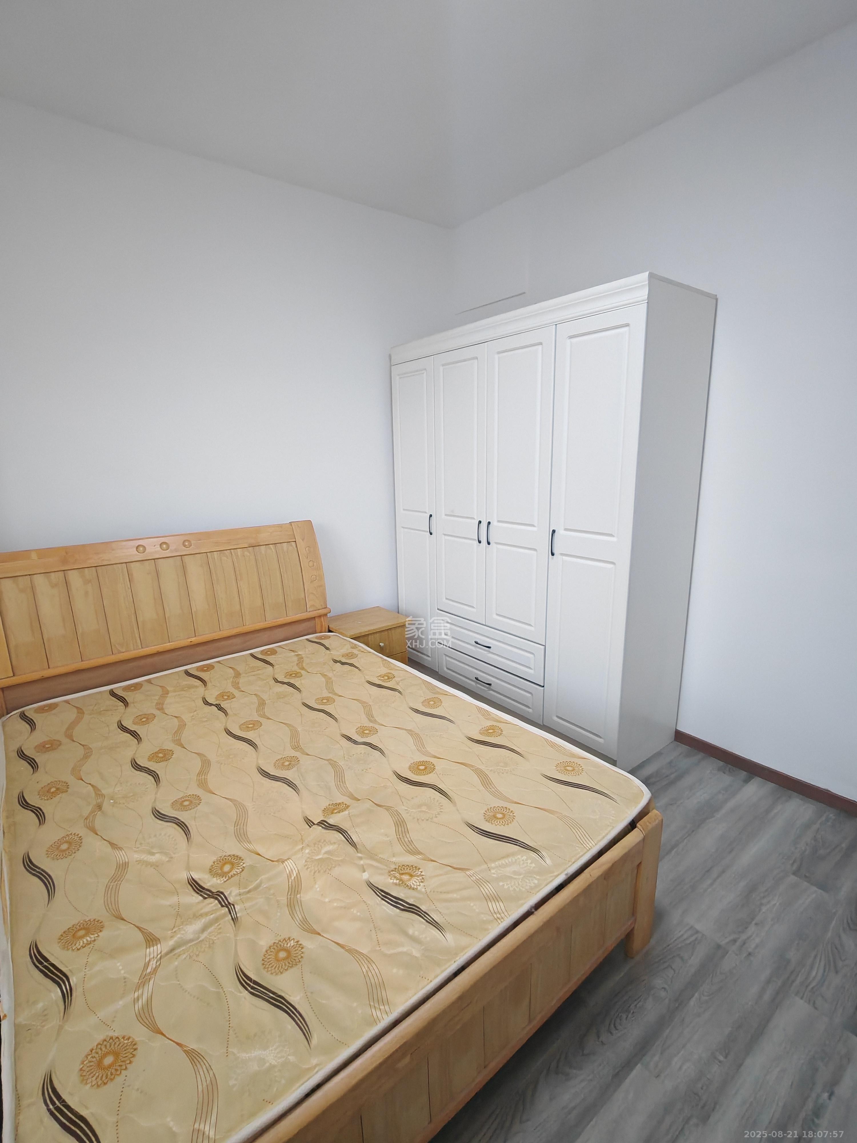 天鸿天府(天鸿中央大院) 3室2厅2卫 2600.0元/月 天鸿天府(天鸿中央大院) 3室2厅2卫 2600.0元/月室内图