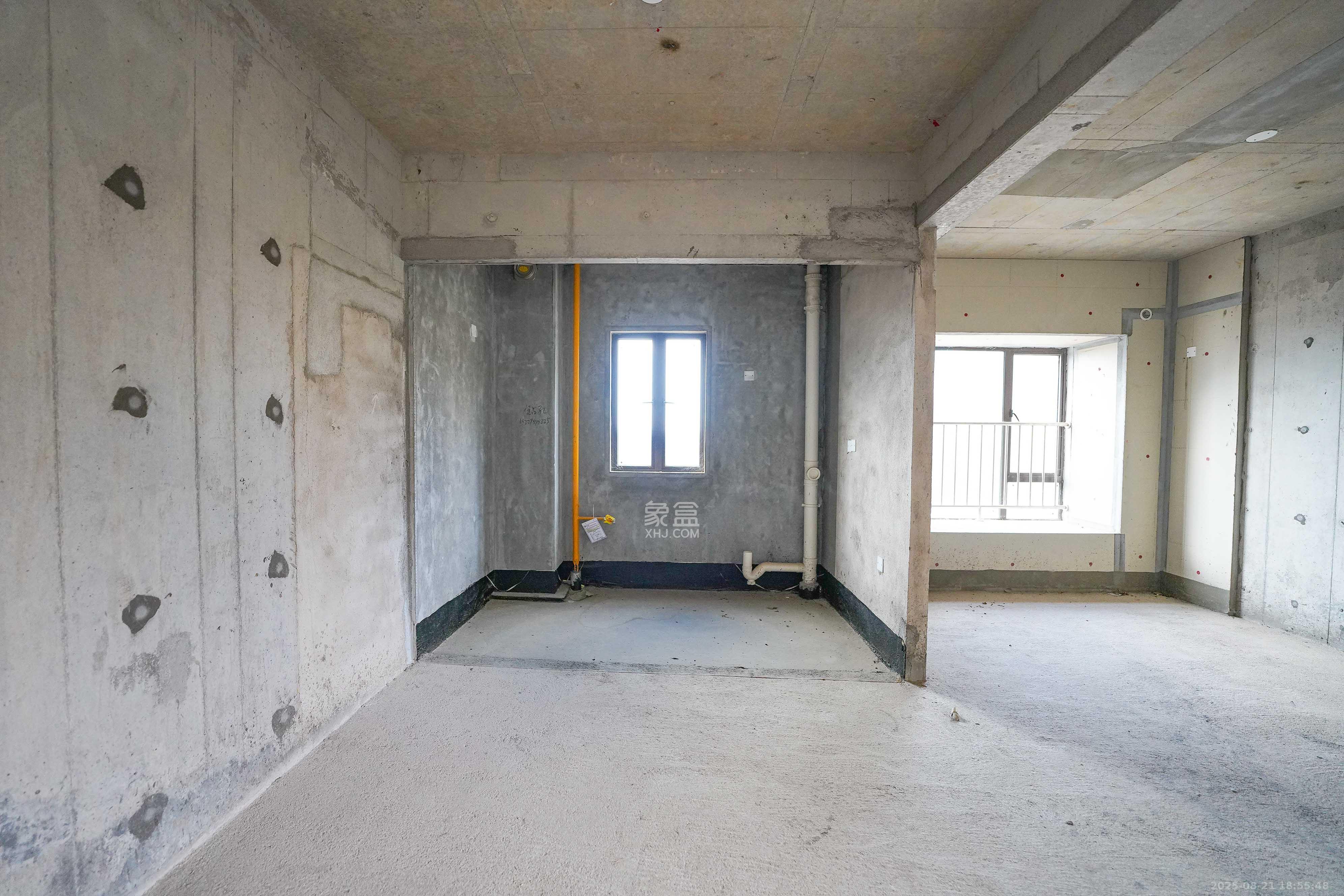 福天藏郡院子  4室2厅3卫    145.0万 福天藏郡院子  4室2厅3卫    145.0万客厅