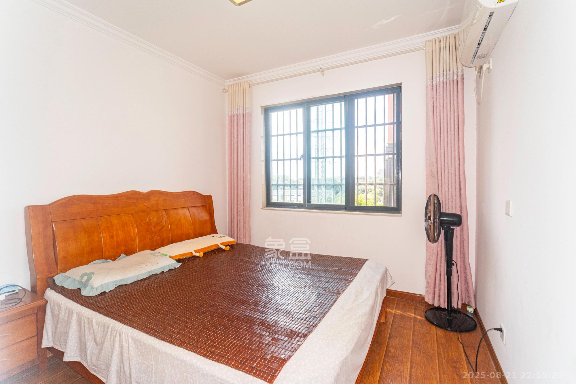 辉宏橄榄城  2室2厅1卫    46.8万 辉宏橄榄城  2室2厅1卫    46.8万卧室