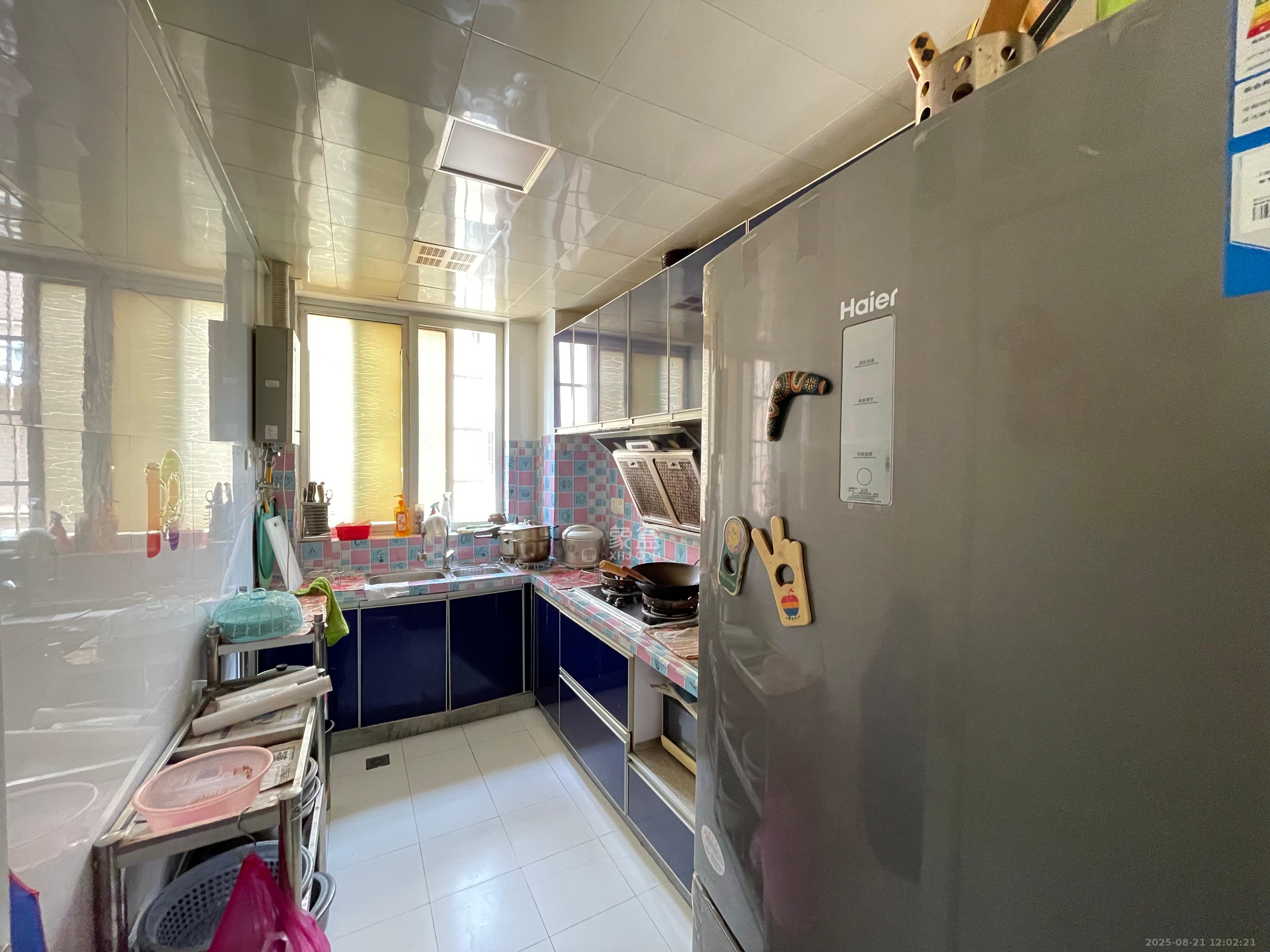 东岸锦城(东方人家)  3室2厅1卫    1800.0元/月 东岸锦城(东方人家)  3室2厅1卫    1800.0元/月室内图