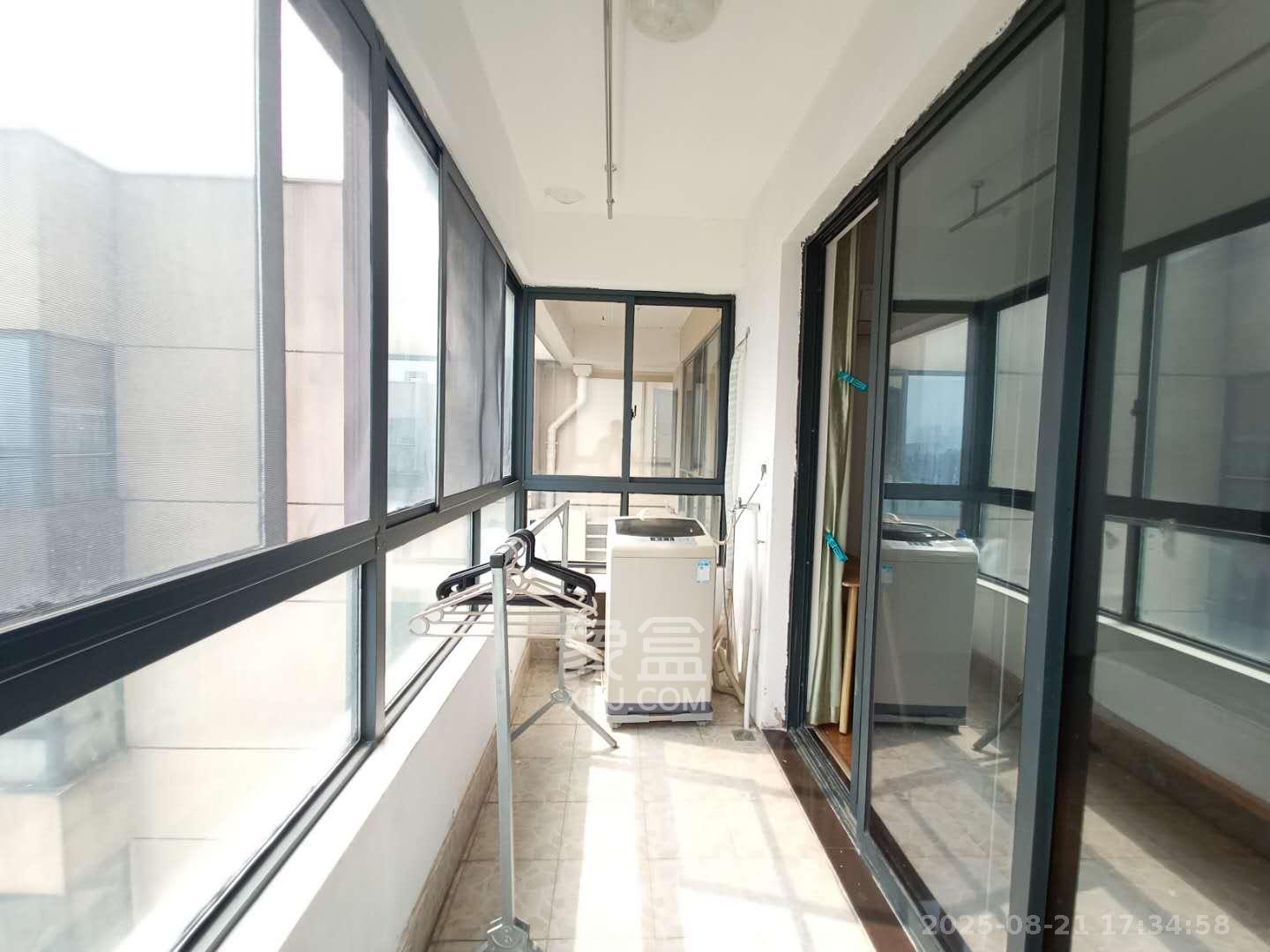 长房时代城  3室2厅1卫    2500.0元/月 长房时代城  3室2厅1卫    2500.0元/月室内图