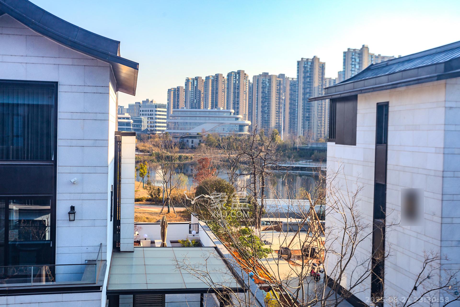 长房润和湘江玥 6室2厅4卫 700.0万 长房润和湘江玥 6室2厅4卫 700.0万其他