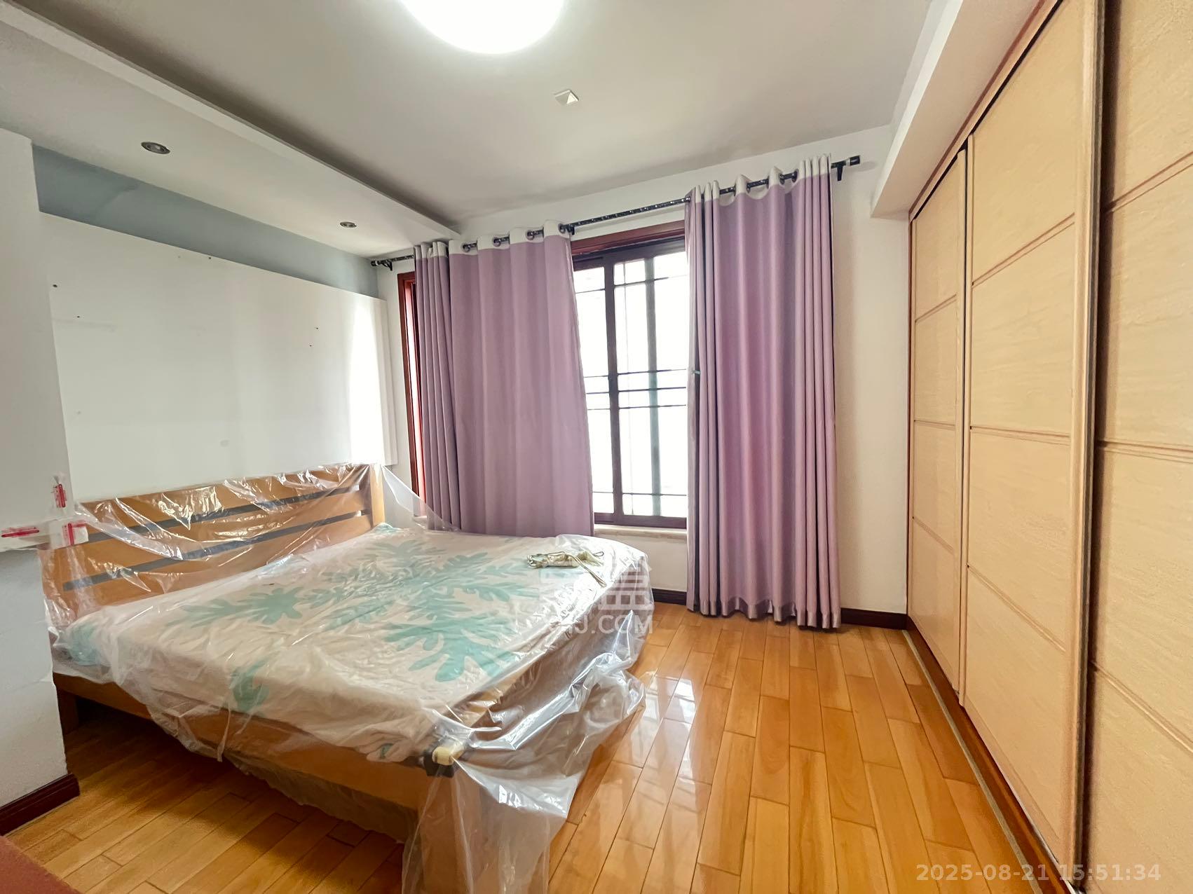 阳光100一期、四五期  4室2厅1卫    5000.0元/月 阳光100一期、四五期  4室2厅1卫    5000.0元/月室内图