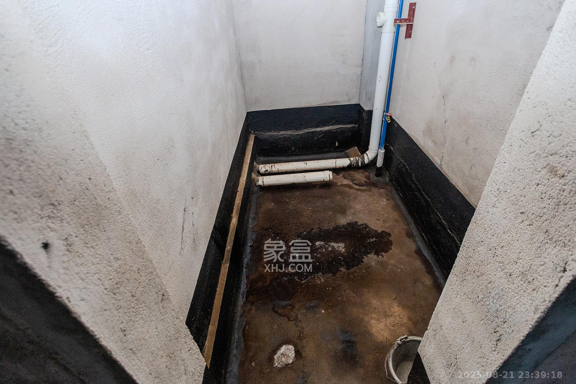 长房润和湘江玥 6室2厅2卫 600.0万 长房润和湘江玥 6室2厅2卫 600.0万卫生间