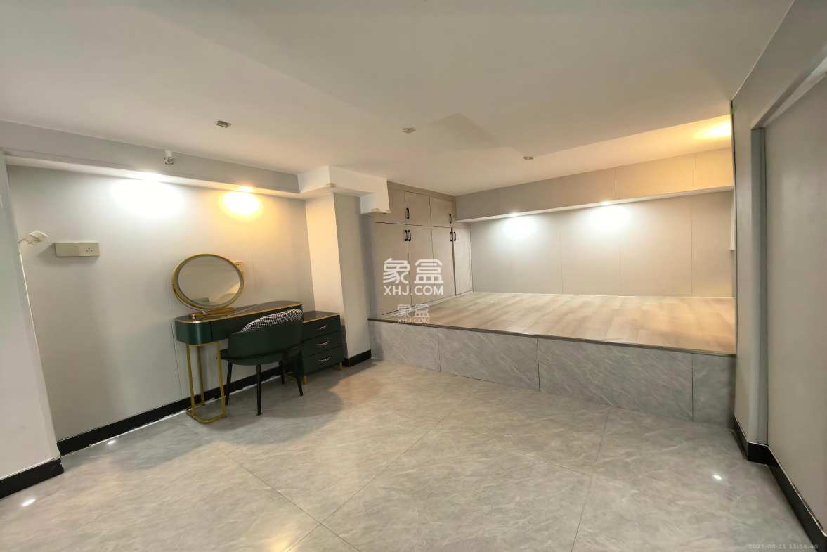 建发央玺(建发泱玺雅苑) 1室2厅1卫 2200.0元/月 建发央玺(建发泱玺雅苑) 1室2厅1卫 2200.0元/月室内图