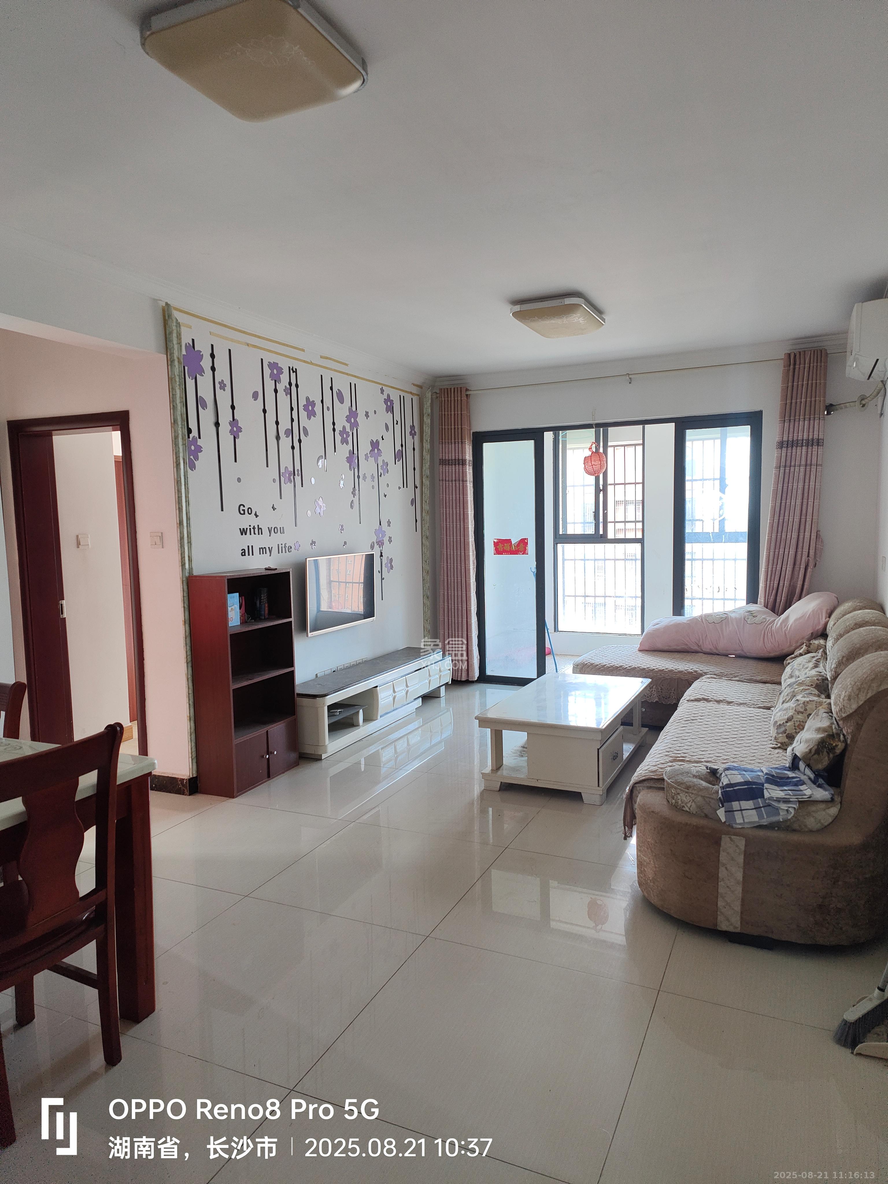 海德公园  3室2厅1卫    1900.0元/月 海德公园  3室2厅1卫    1900.0元/月室内图1