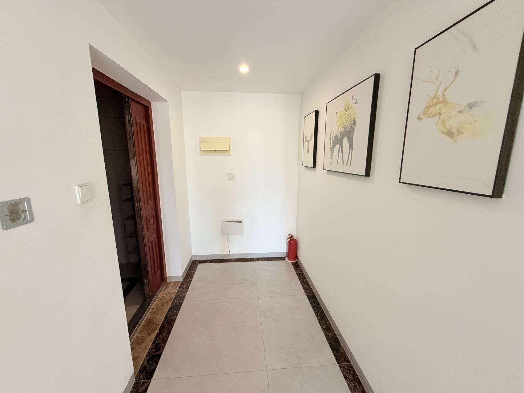 滨江世纪佳城(北区) 4室2厅2卫 3500.0元/月 滨江世纪佳城(北区) 4室2厅2卫 3500.0元/月室内图