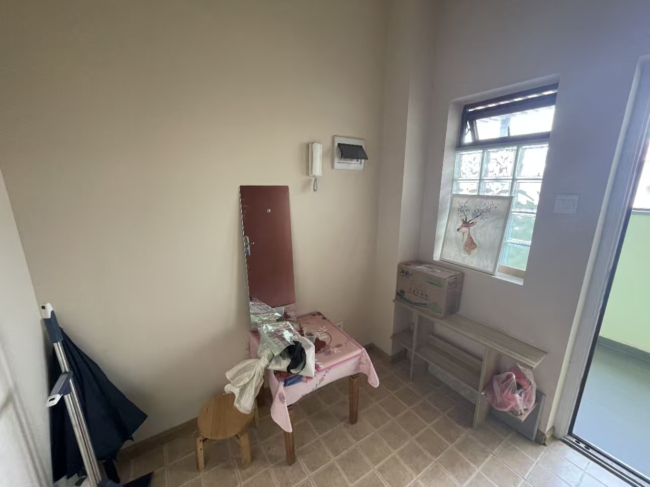 阳光青年城  1室1厅1卫    900.0元/月 阳光青年城  1室1厅1卫    900.0元/月室内图