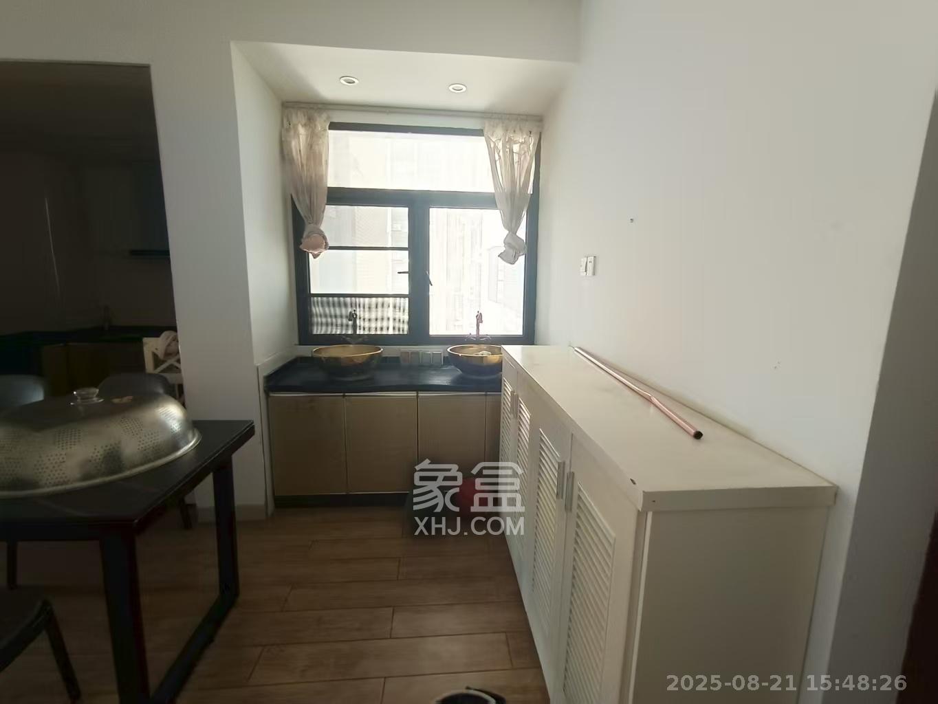 幸福庄园  3室2厅2卫   1300.00元/月室内图