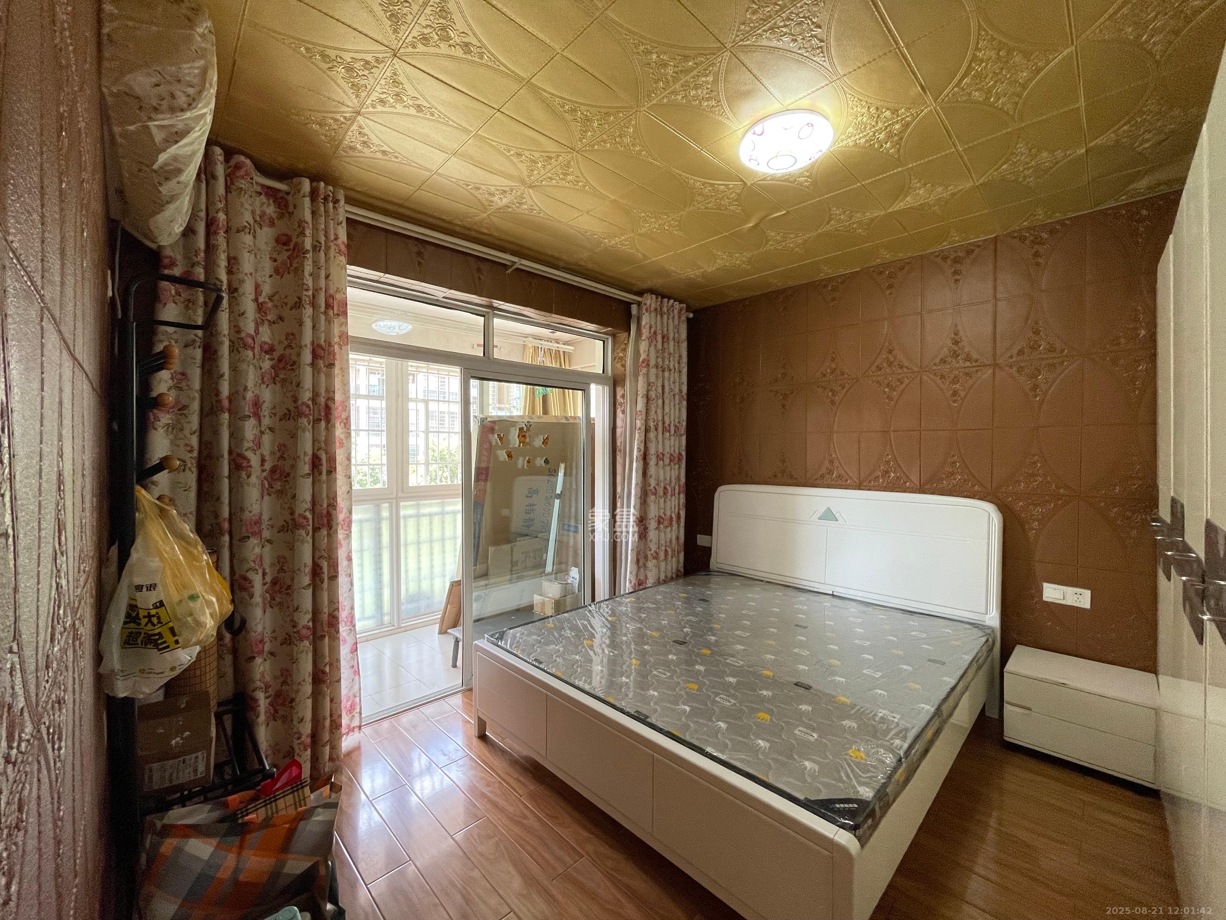 东岸锦城(东方人家)  3室2厅1卫    1800.0元/月 东岸锦城(东方人家)  3室2厅1卫    1800.0元/月室内图