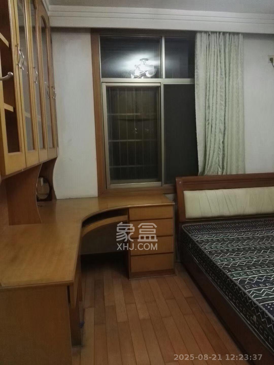 中南家园  3室2厅1卫    1800.0元/月室内图