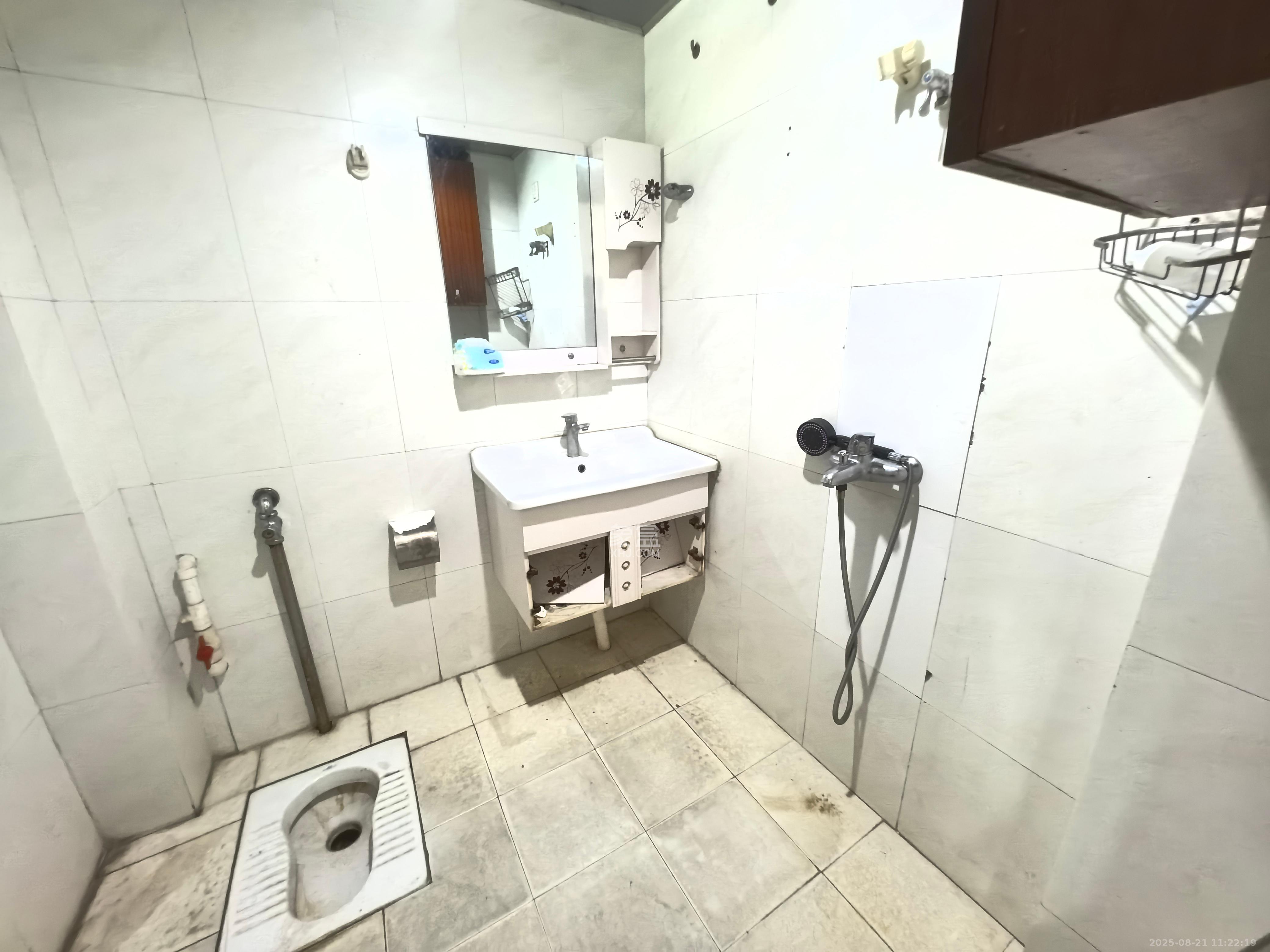 中南汽车世界 2室2厅1卫 1300.0元/月 中南汽车世界 2室2厅1卫 1300.0元/月室内图