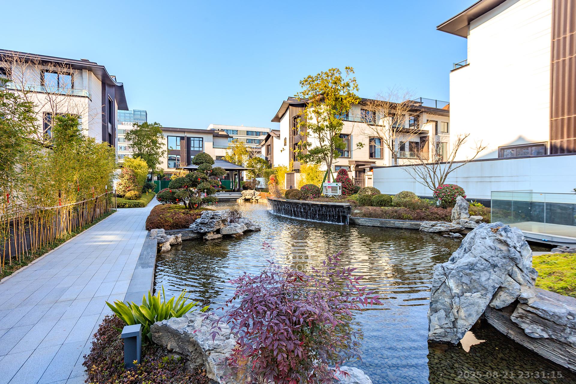 长房润和湘江玥 6室2厅4卫 700.0万 长房润和湘江玥 6室2厅4卫 700.0万其他