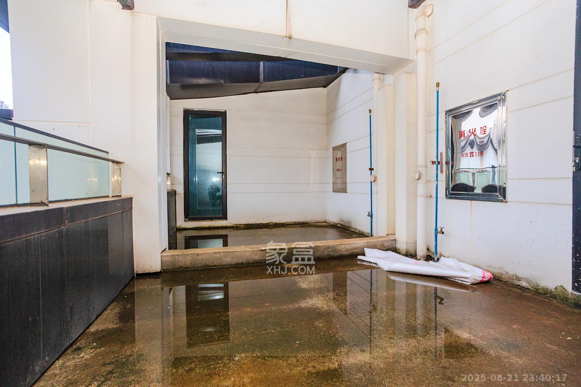 长房润和湘江玥 6室2厅2卫 600.0万 长房润和湘江玥 6室2厅2卫 600.0万阳台