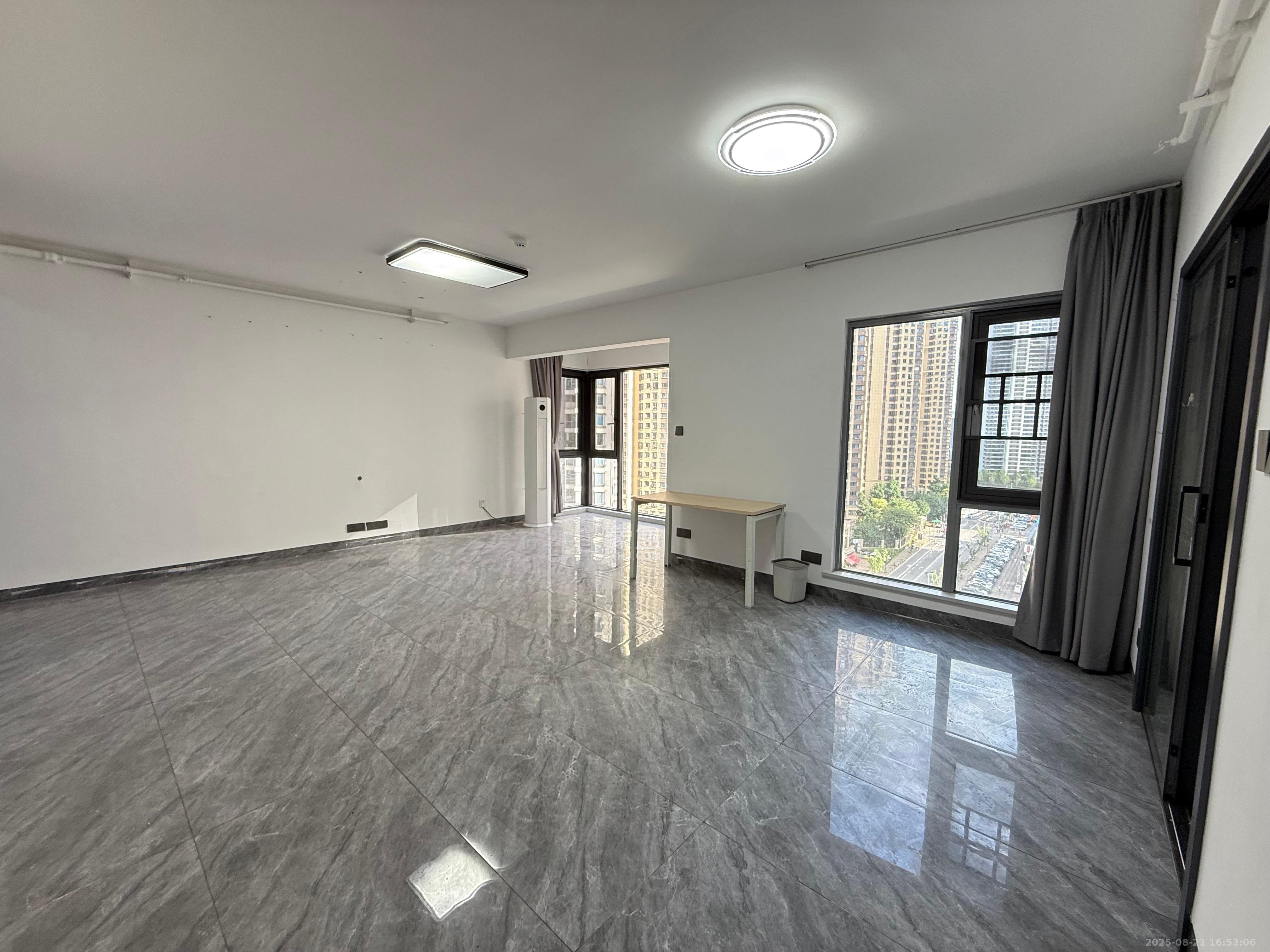 保利天禧D区 4室2厅2卫 3800.0元/月 保利天禧D区 4室2厅2卫 3800.0元/月室内图