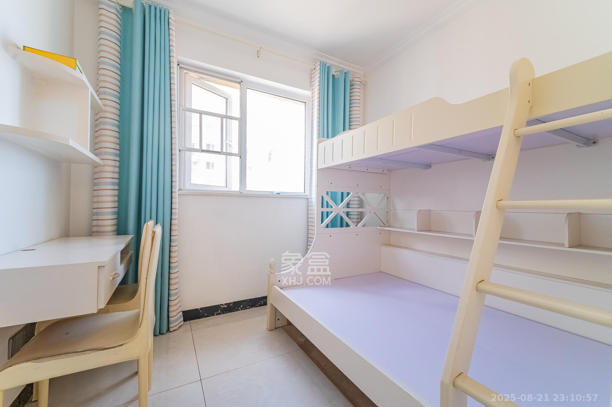 MOMA当代广场  3室2厅1卫    61.8万 MOMA当代广场  3室2厅1卫    61.8万卧室