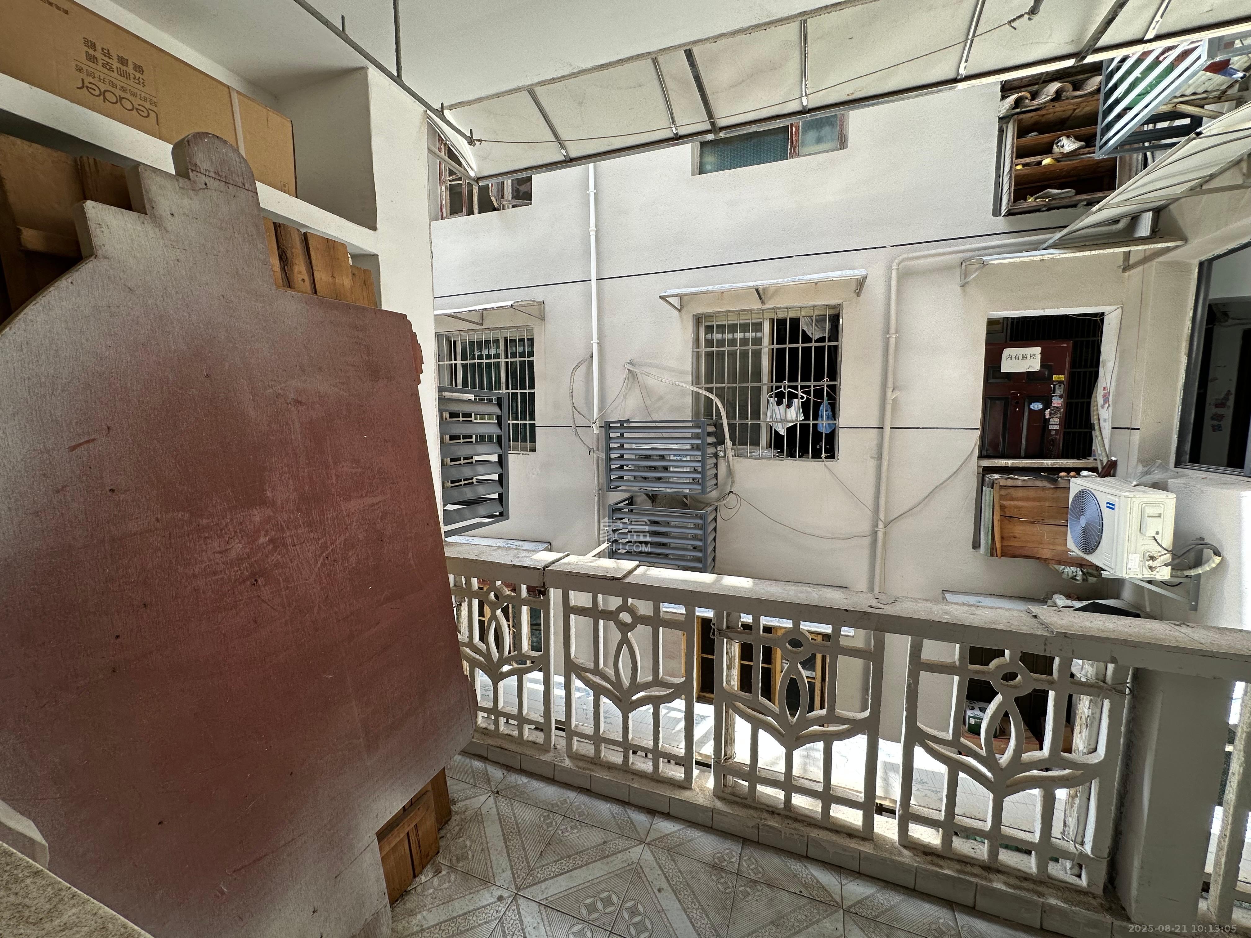 三兴街烟草专卖局宿舍 2室2厅1卫 2000.0元/月 三兴街烟草专卖局宿舍 2室2厅1卫 2000.0元/月室内图