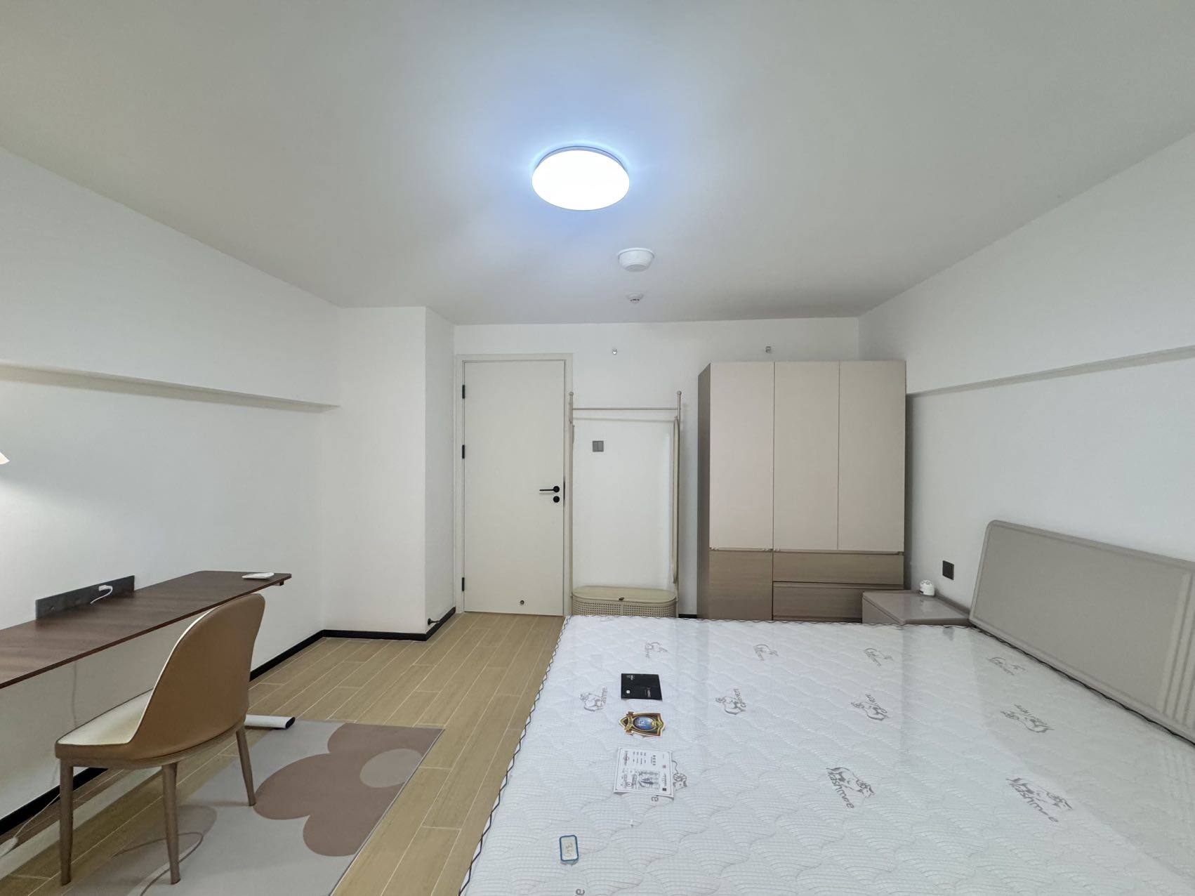海航豪庭南苑  1室1厅2卫   3600.00元/月室内图