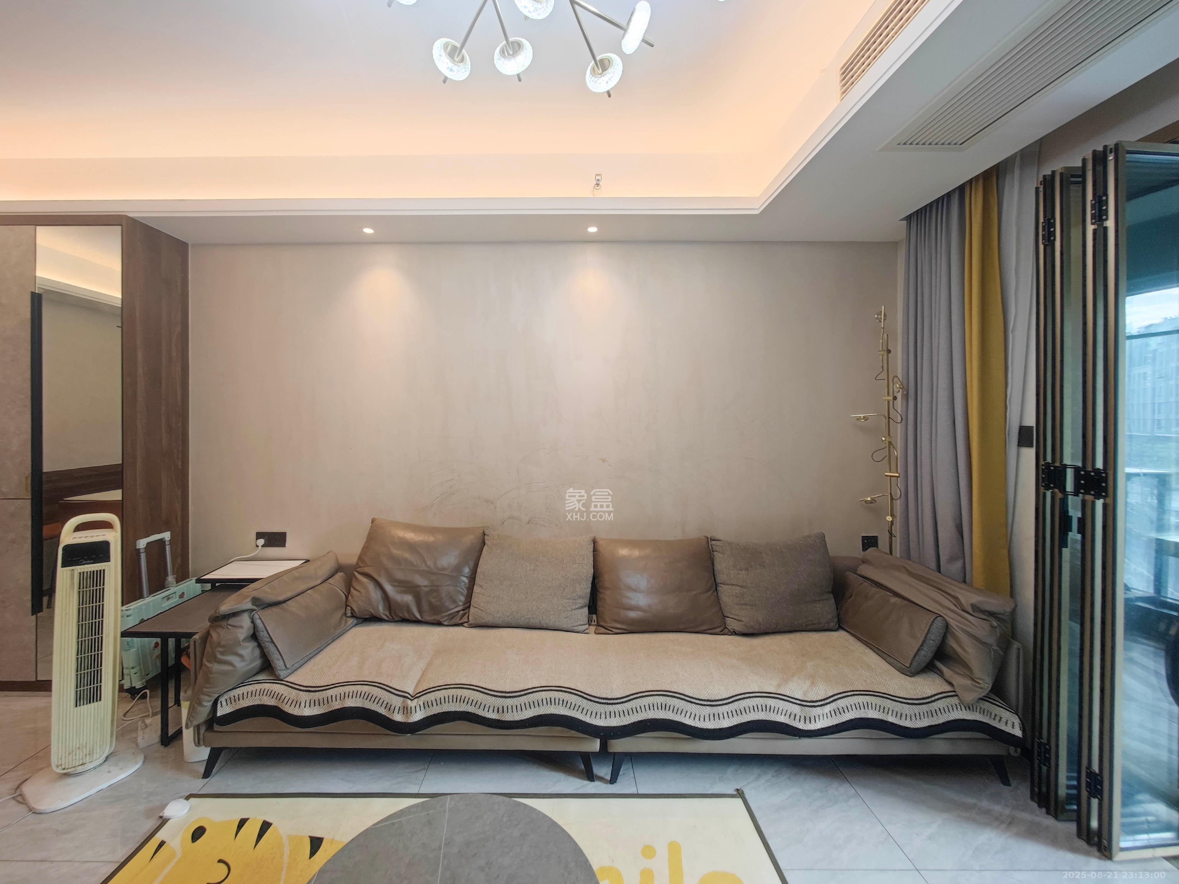 万科魅力之城天阔里  3室2厅2卫    98.0万 万科魅力之城天阔里  3室2厅2卫    98.0万客厅