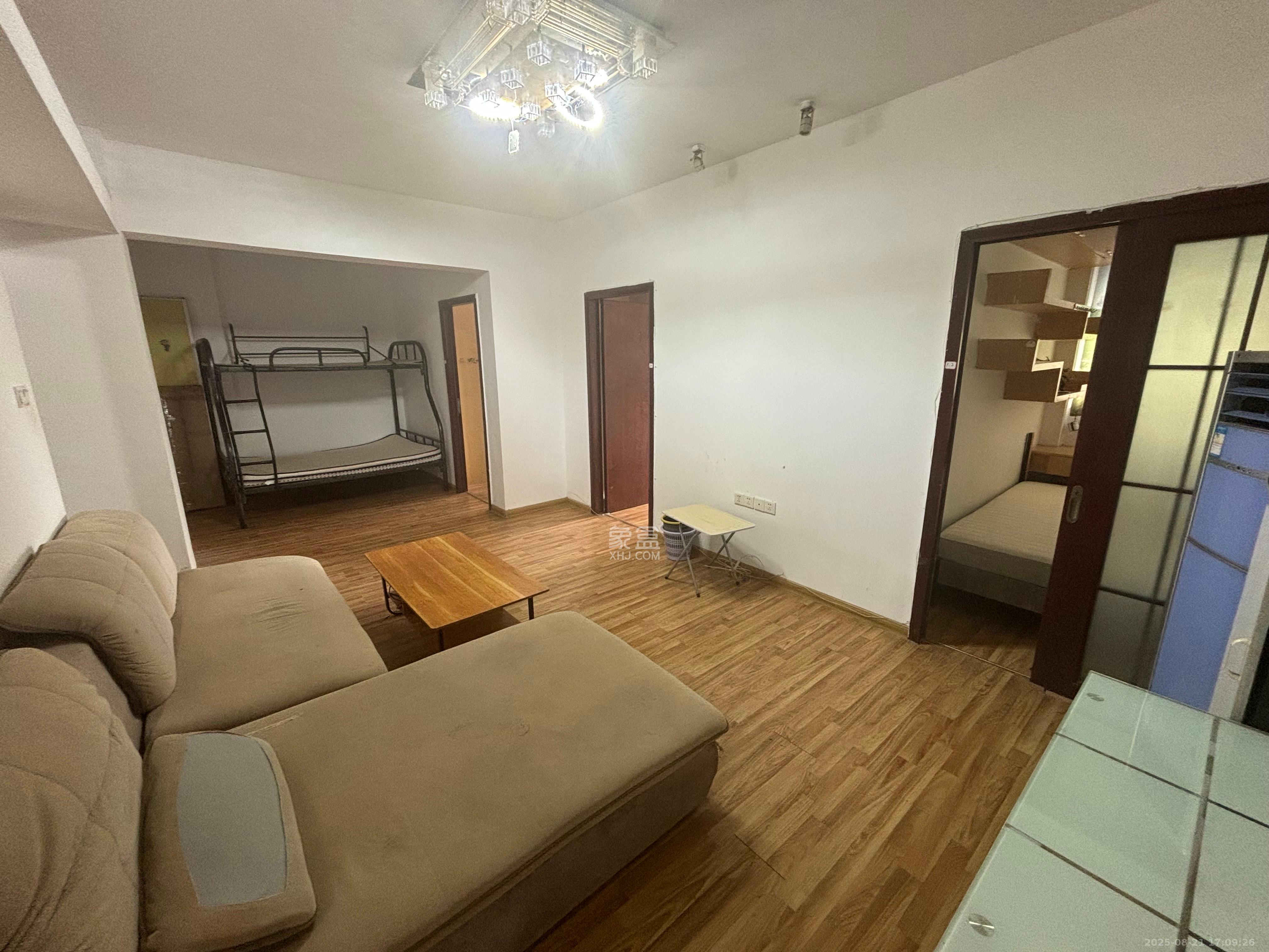 新青年公寓  3室2厅1卫    2800.0元/月室内图