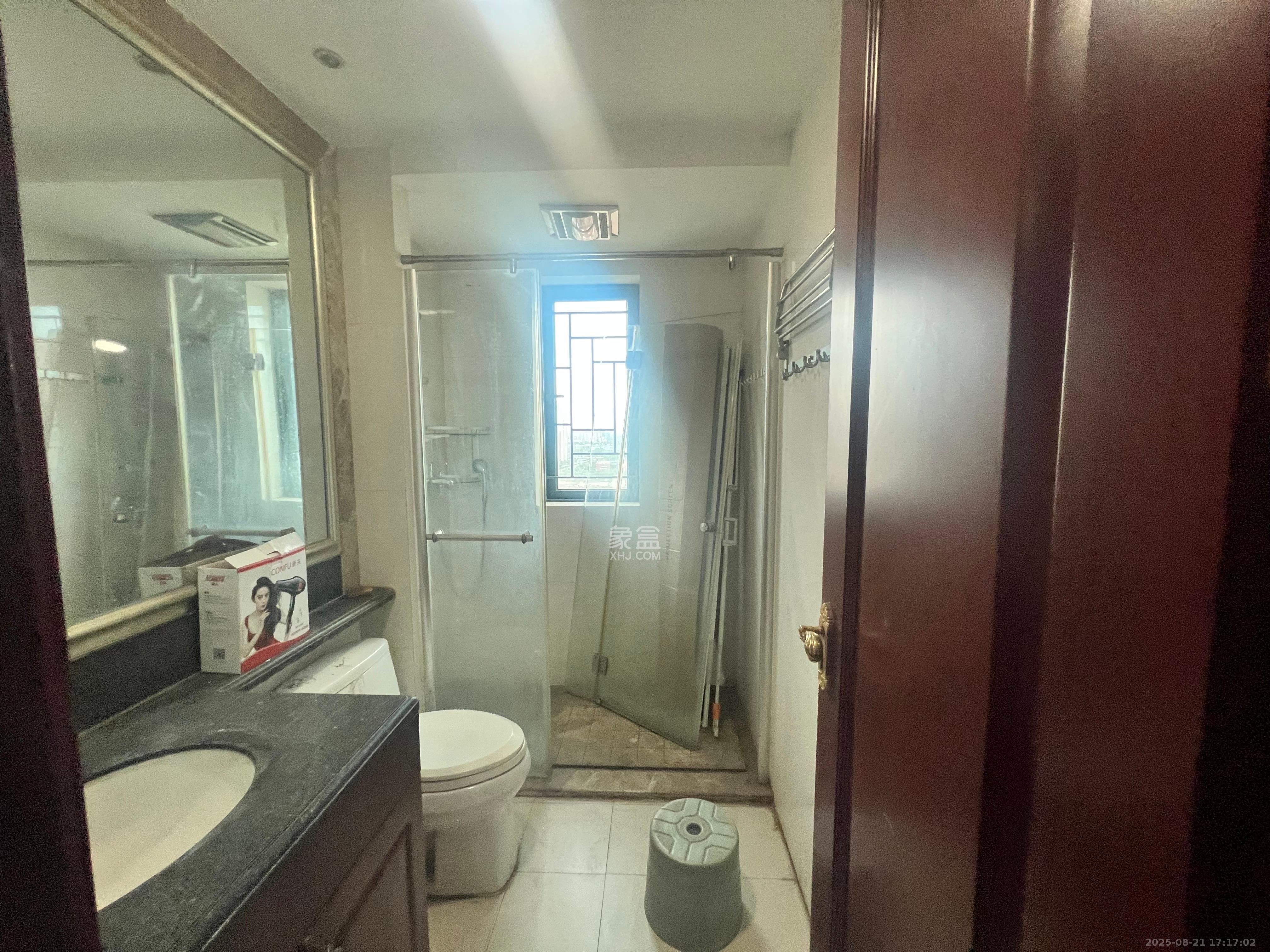 恒大绿洲 4室2厅2卫 3500.0元/月 恒大绿洲 4室2厅2卫 3500.0元/月室内图