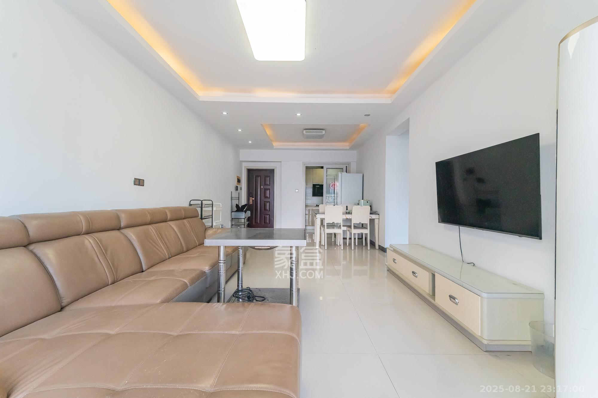 方略城市广场 3室2厅2卫 75.0万 方略城市广场 3室2厅2卫 75.0万客厅