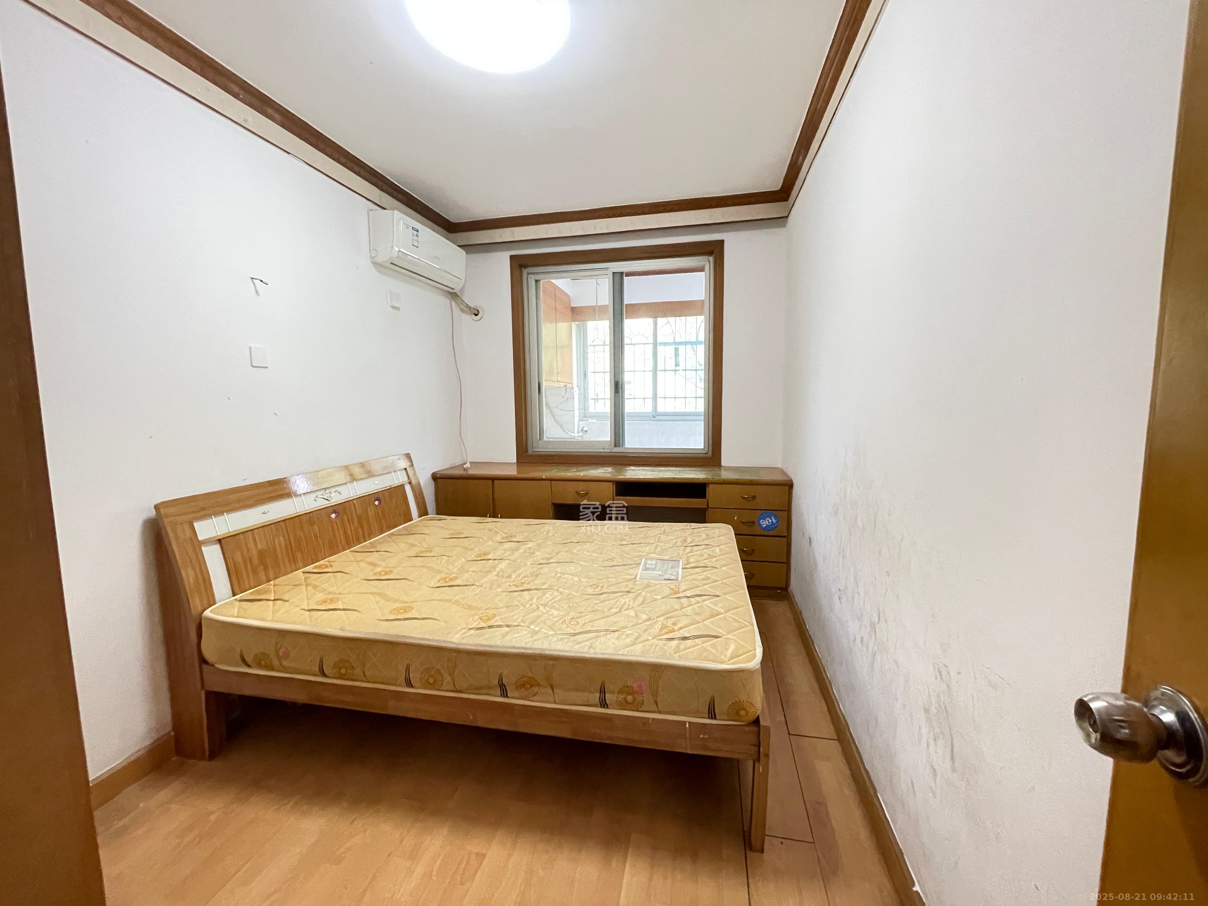 湘卫花苑  3室2厅1卫   2200.00元/月室内图