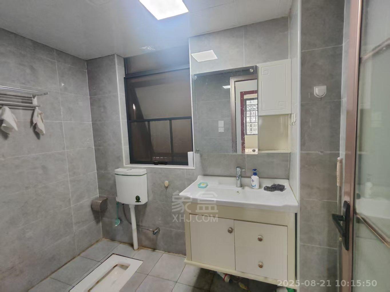 春藤小镇 3室2厅1卫 1500.0元/月 春藤小镇 3室2厅1卫 1500.0元/月室内图