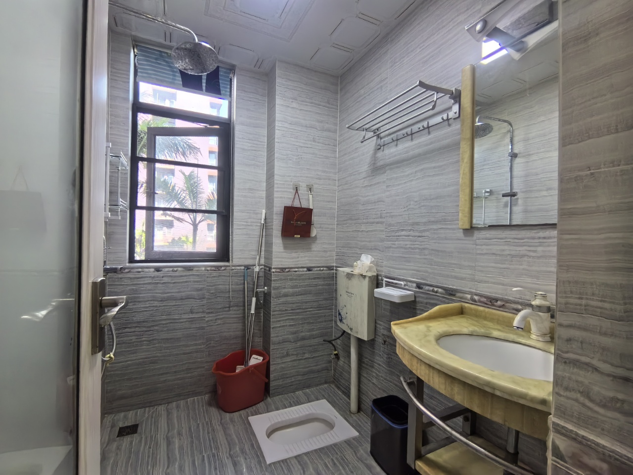 泰达天海国际  2室1厅1卫    3000.0元/月 泰达天海国际  2室1厅1卫    3000.0元/月室内图