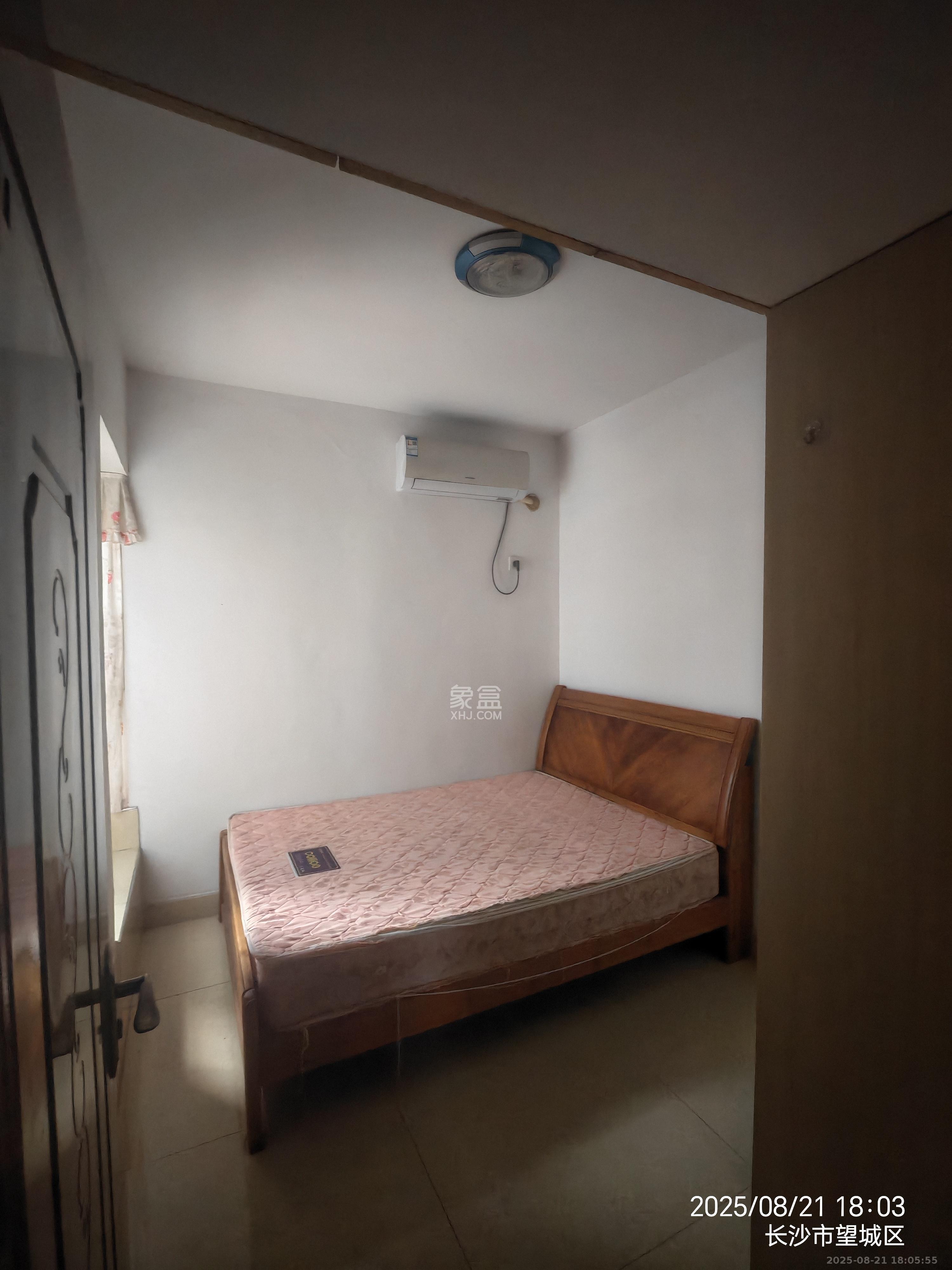 双盈卧龙湾  4室2厅2卫    2000.0元/月 双盈卧龙湾  4室2厅2卫    2000.0元/月室内图