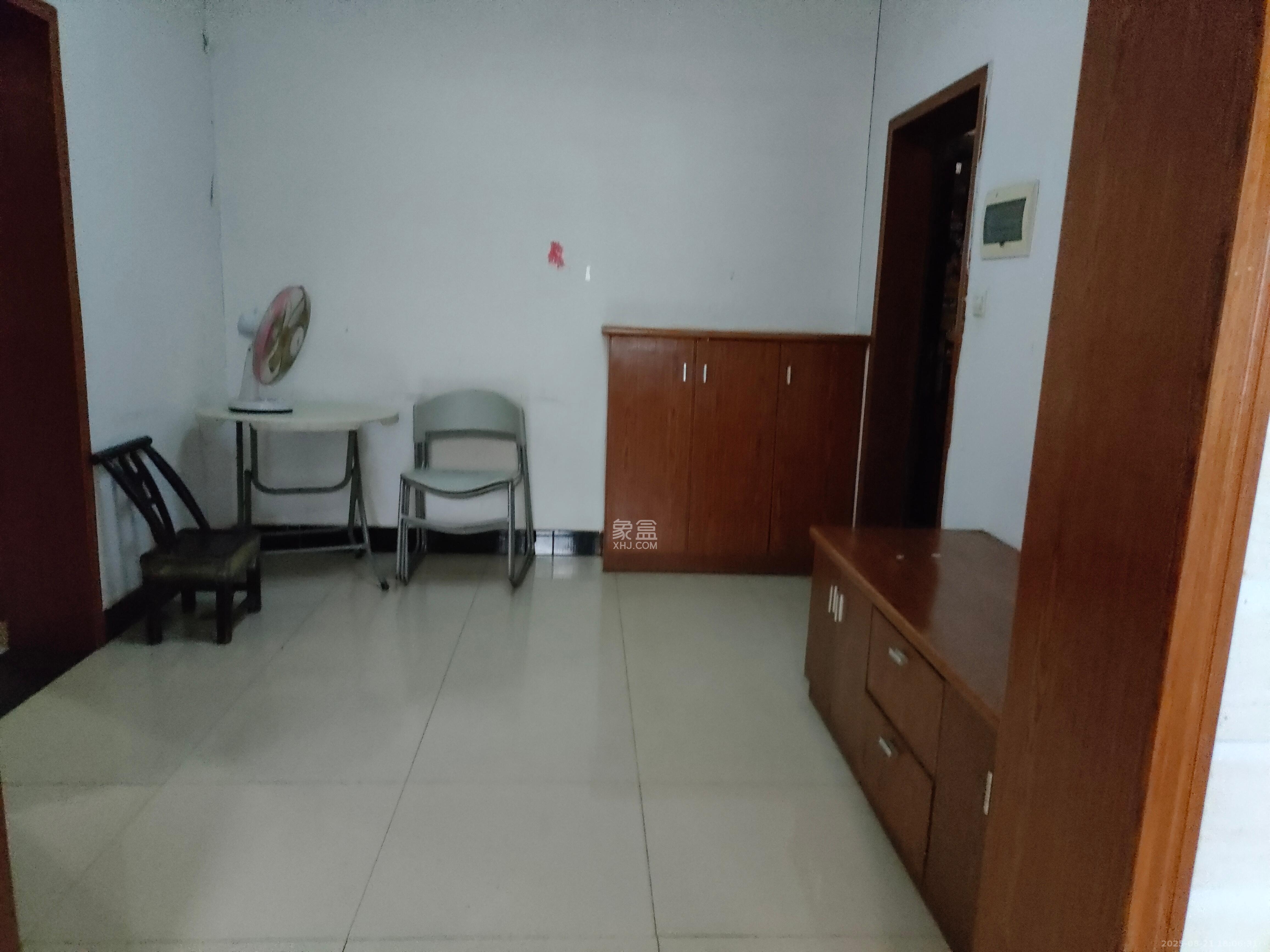 湘绣城 2室1厅1卫 800.0元/月 湘绣城 2室1厅1卫 800.0元/月室内图