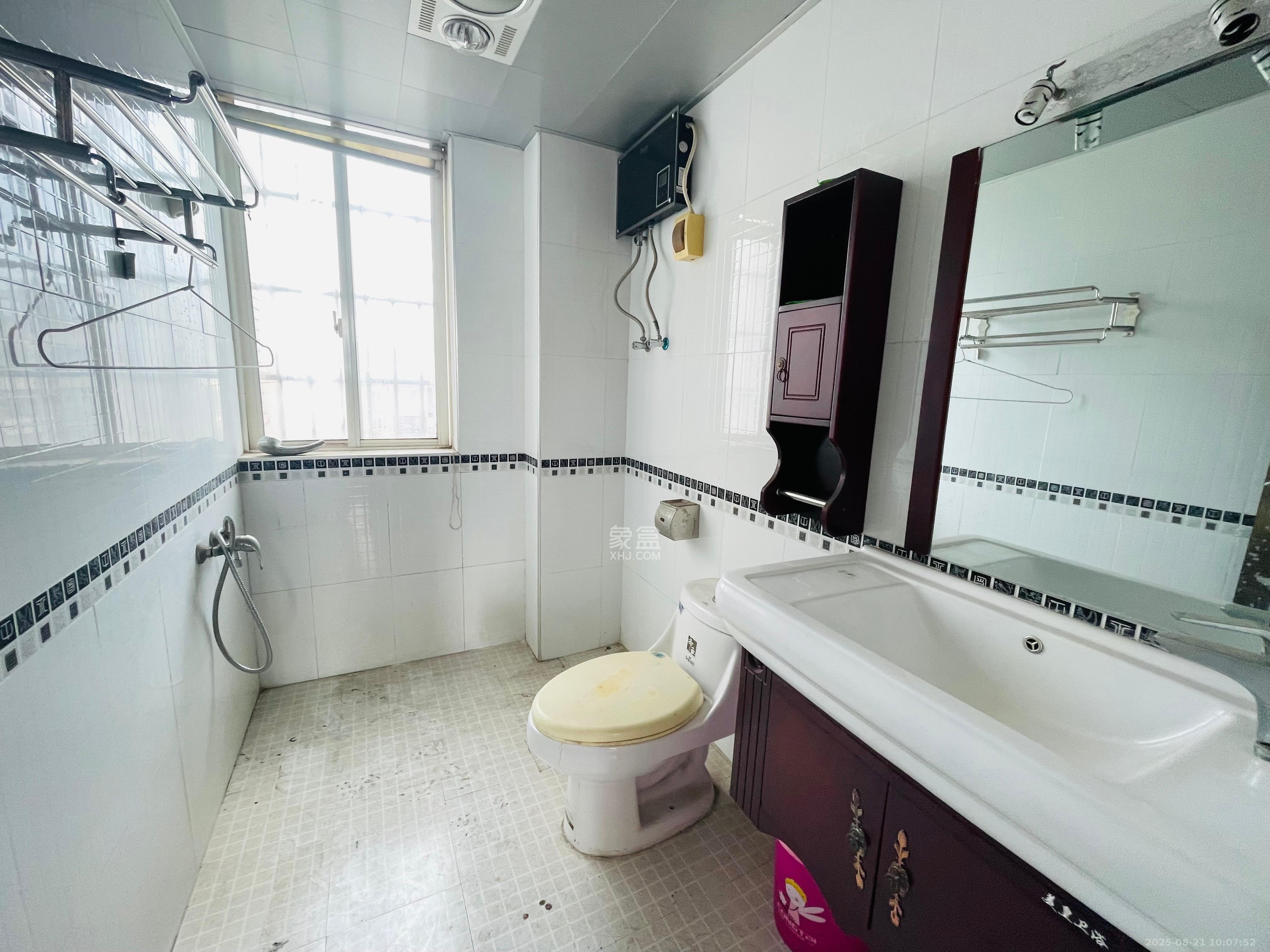 紫晶城 3室2厅2卫 1800.00元/月 紫晶城 3室2厅2卫 1800.00元/月室内图