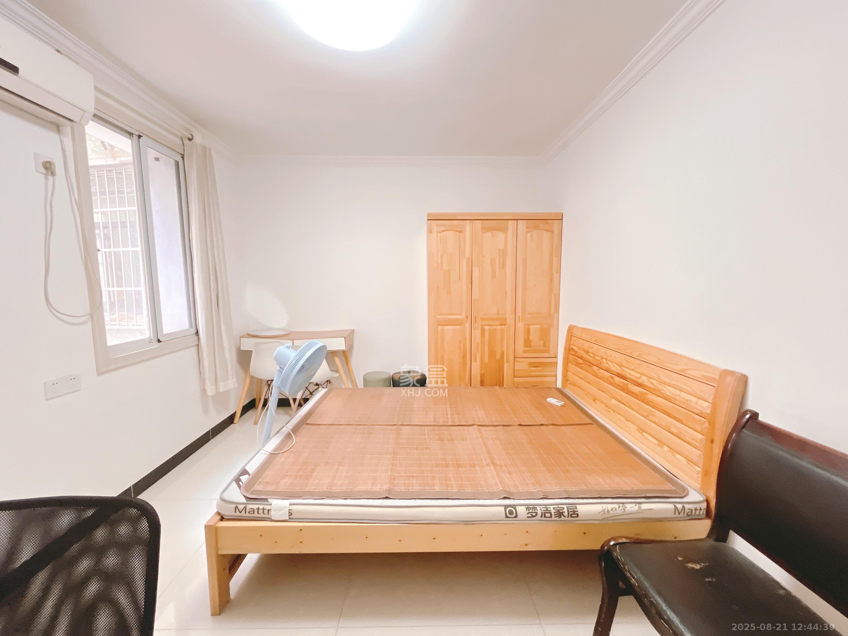 隆华金属宿舍  2室1厅1卫    2500.0元/月 隆华金属宿舍  2室1厅1卫    2500.0元/月室内图