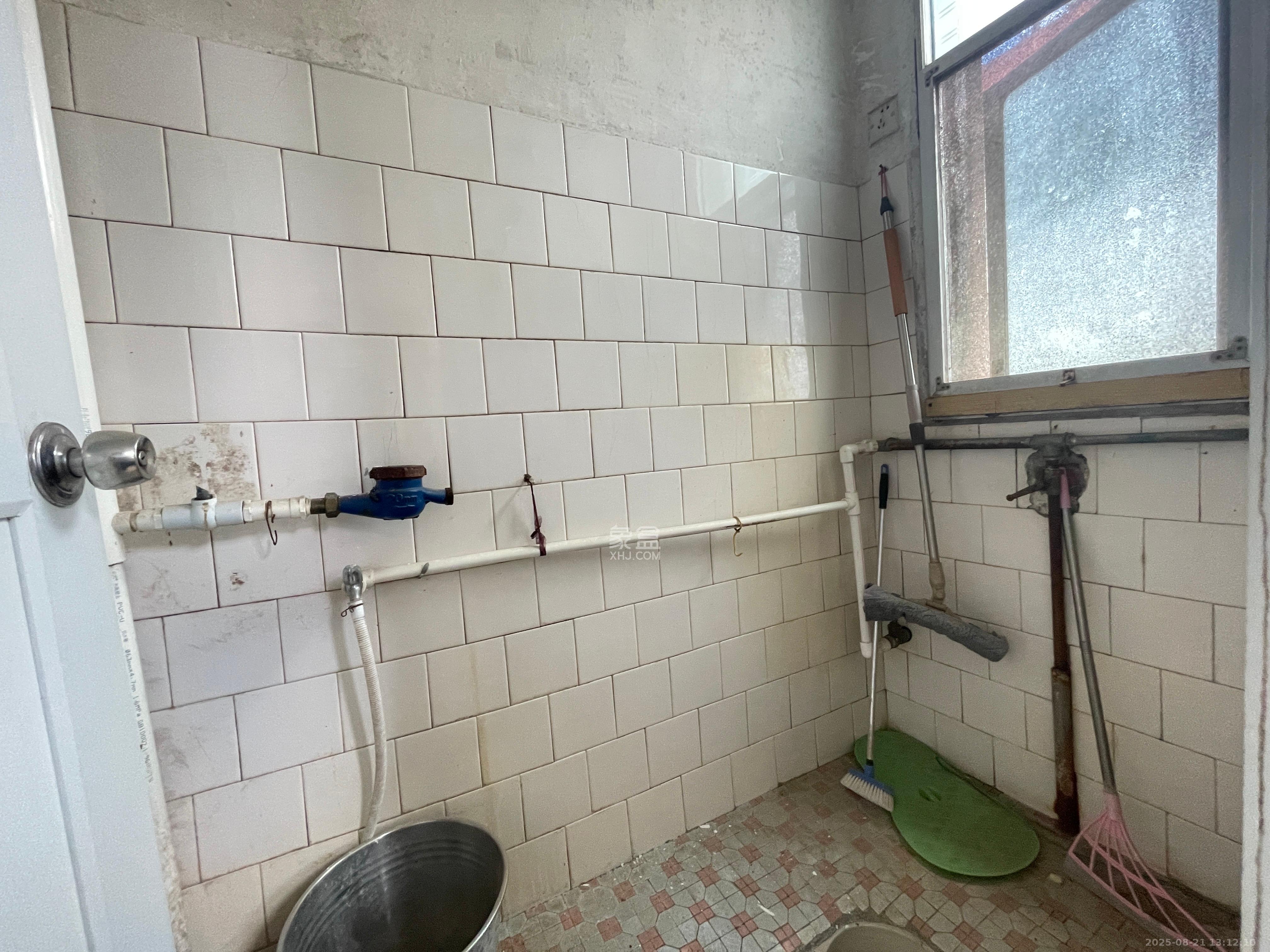 二十一中宿舍  3室1厅1卫    1400.0元/月室内图