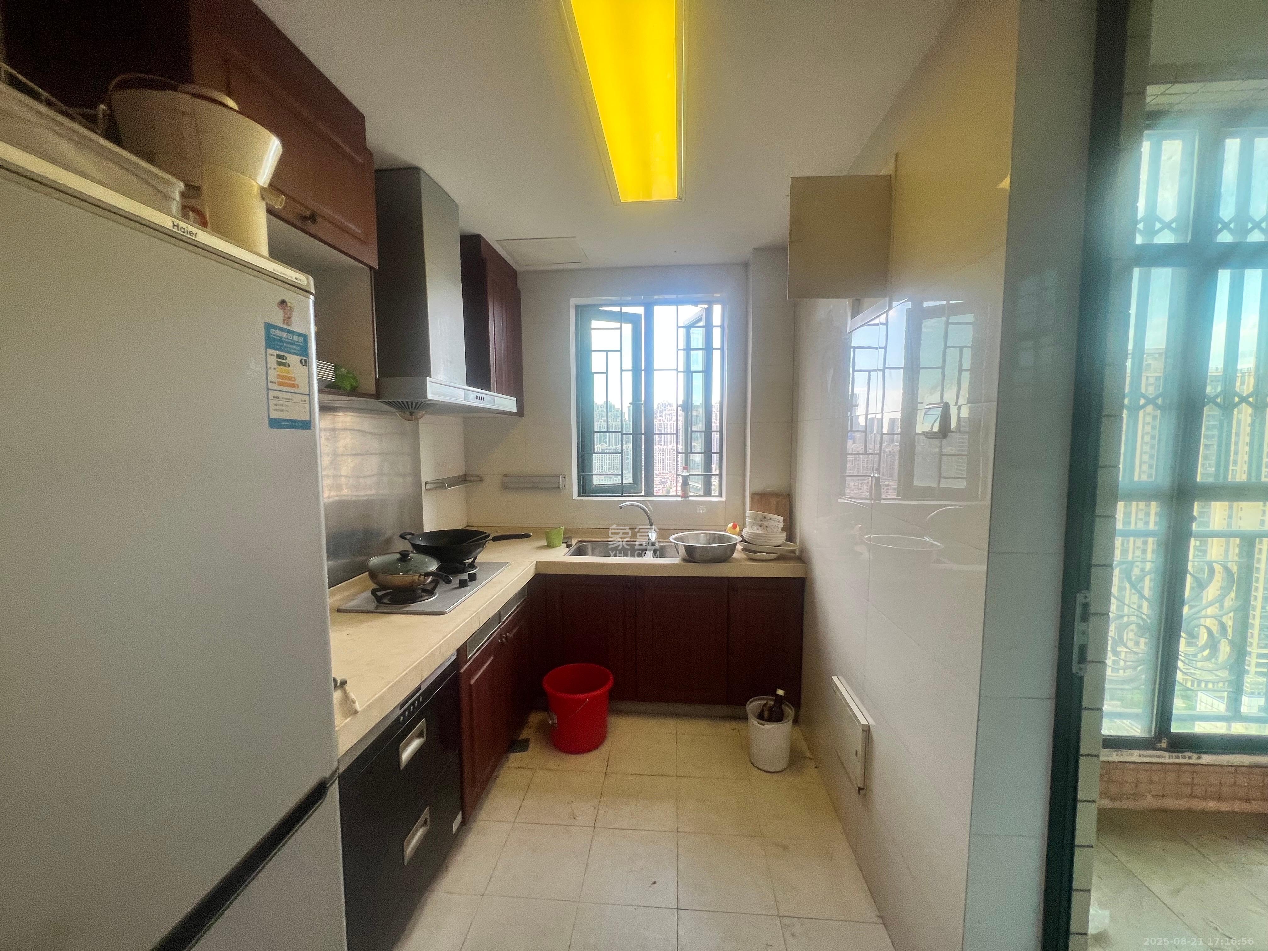 恒大绿洲 4室2厅2卫 3500.0元/月 恒大绿洲 4室2厅2卫 3500.0元/月室内图