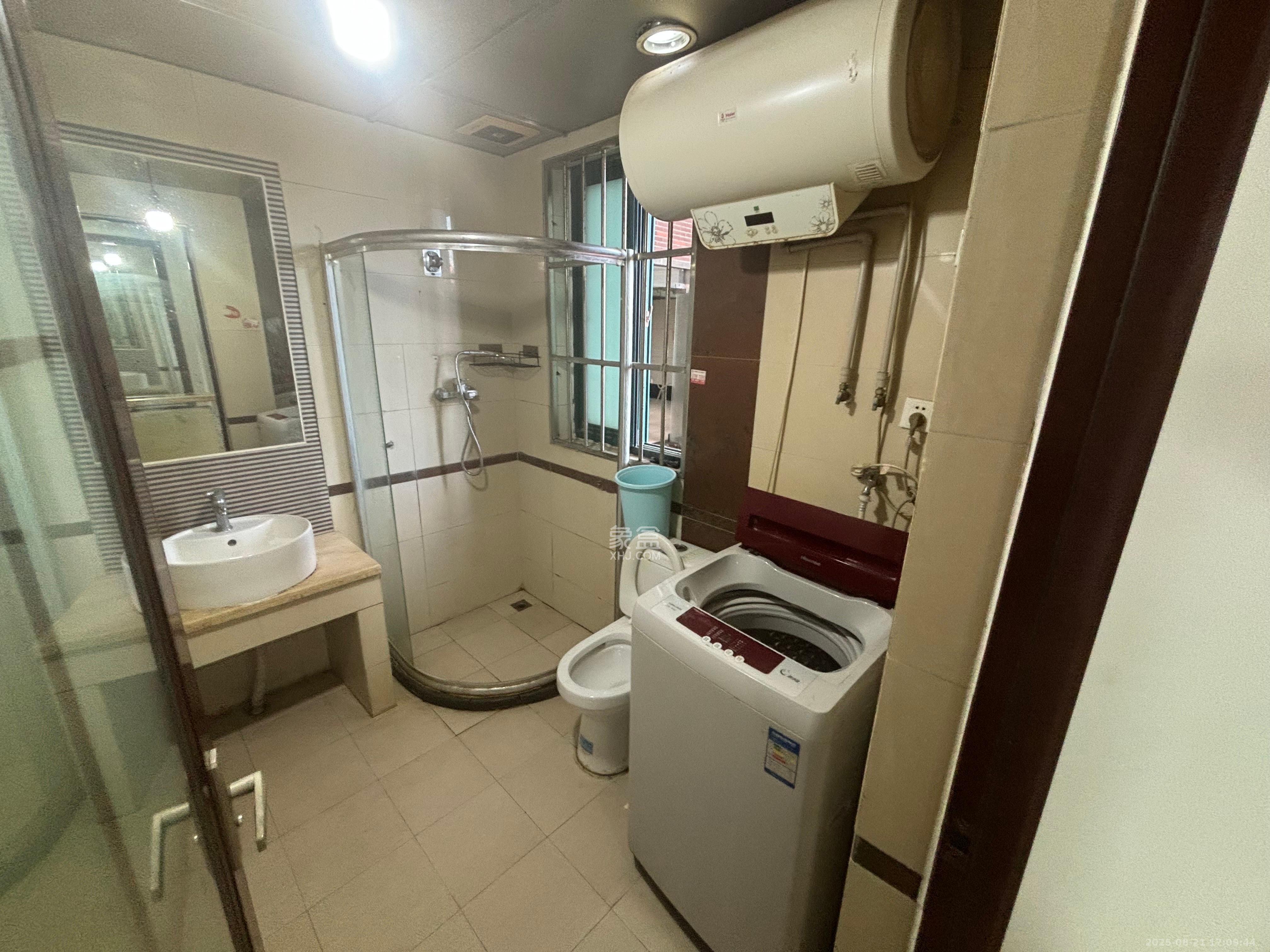 新青年公寓  3室2厅1卫    2800.0元/月室内图