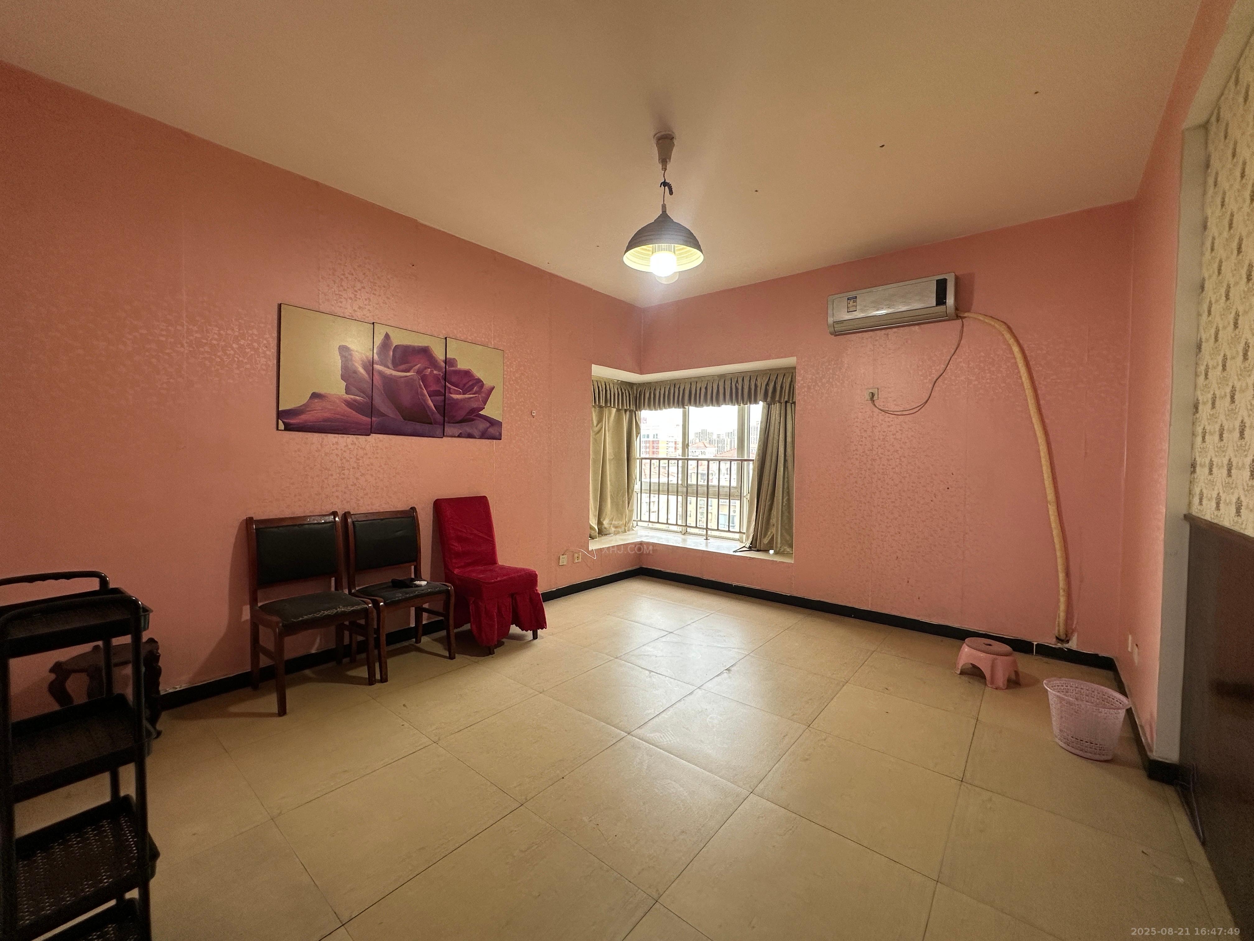 利江花园 4室2厅2卫 1600.0元/月 利江花园 4室2厅2卫 1600.0元/月室内图