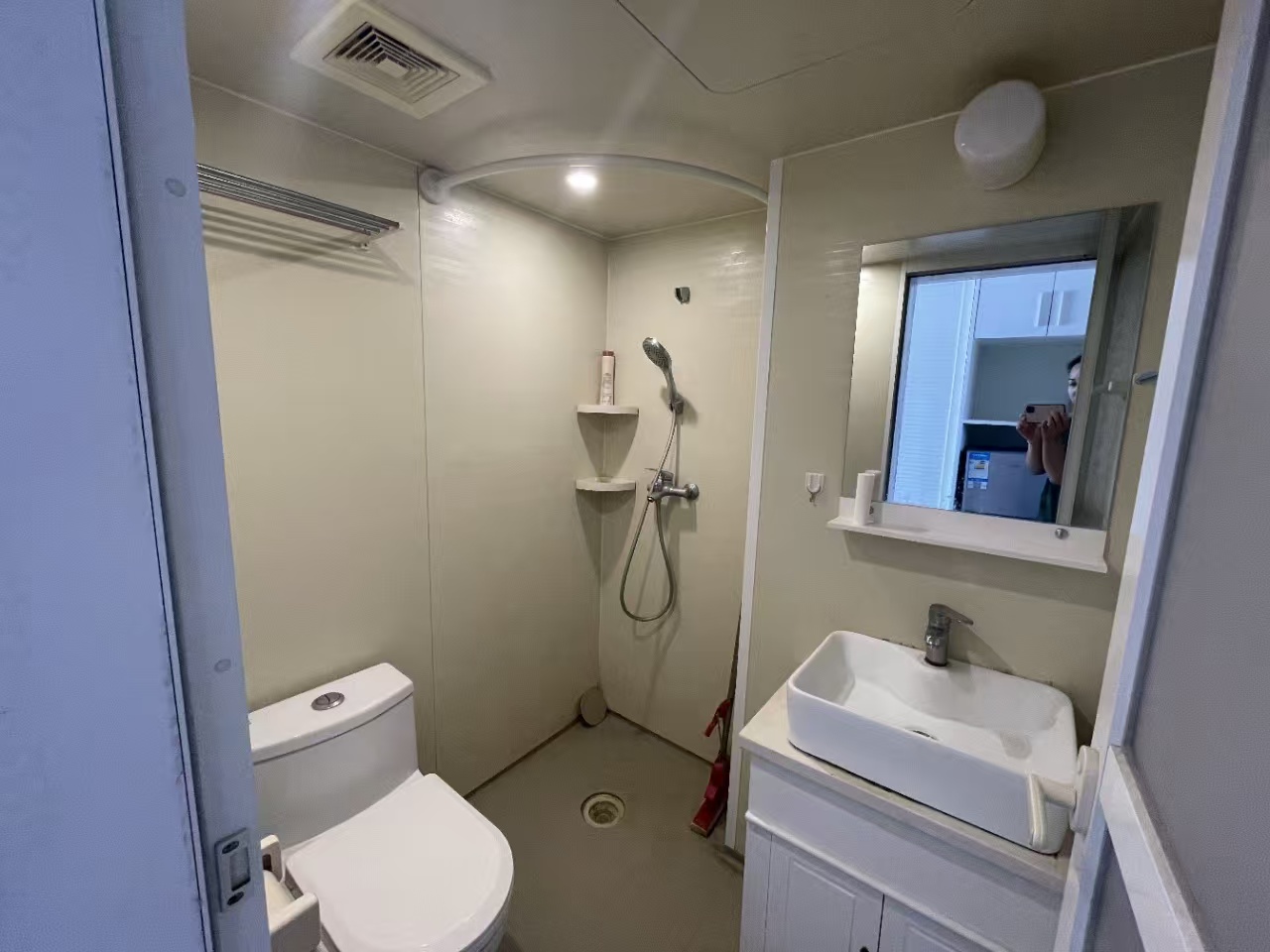 阳光青年城  1室1厅1卫    900.0元/月 阳光青年城  1室1厅1卫    900.0元/月室内图