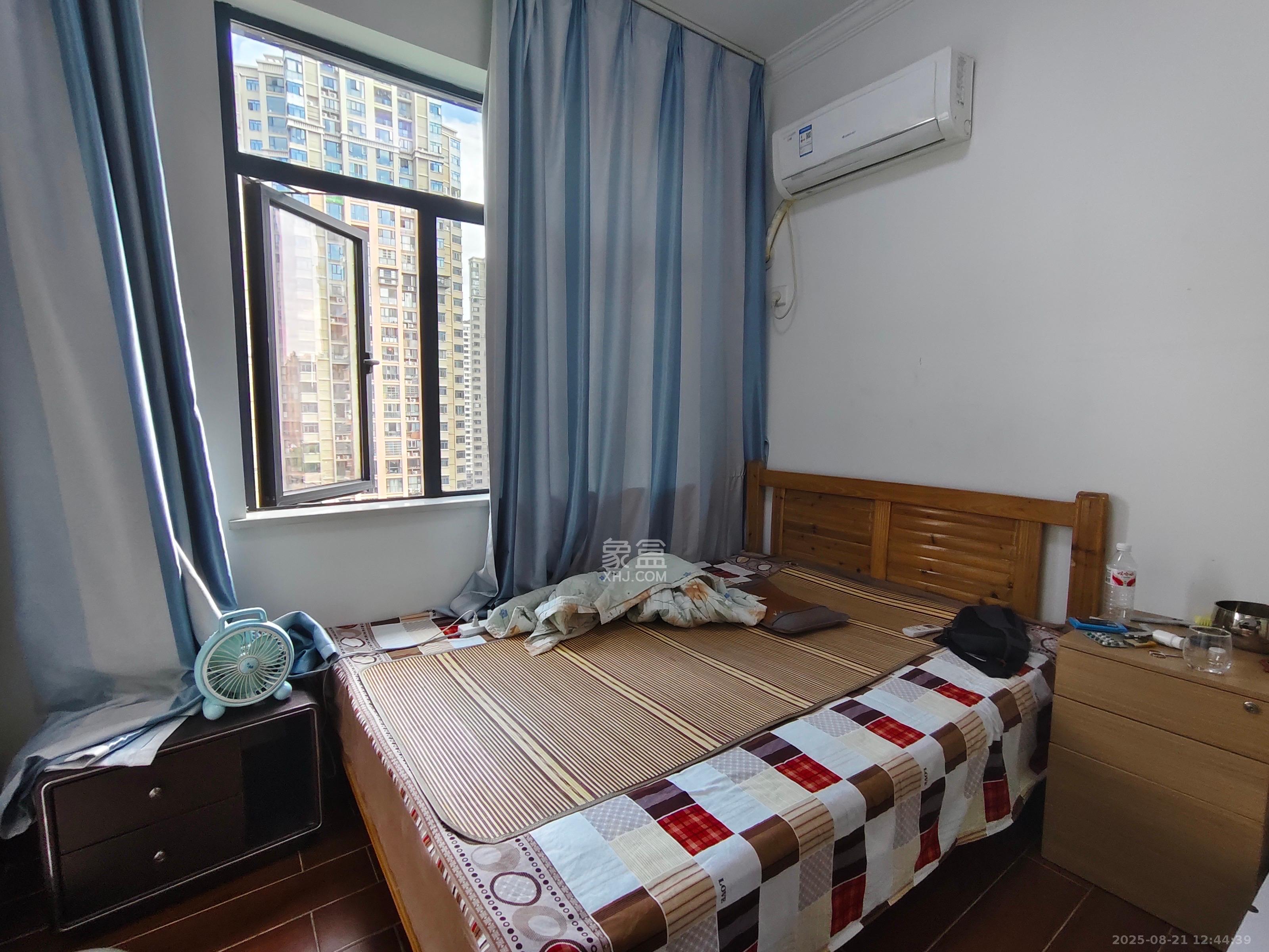 辉煌国际城二期  4室2厅2卫    2700.0元/月室内图