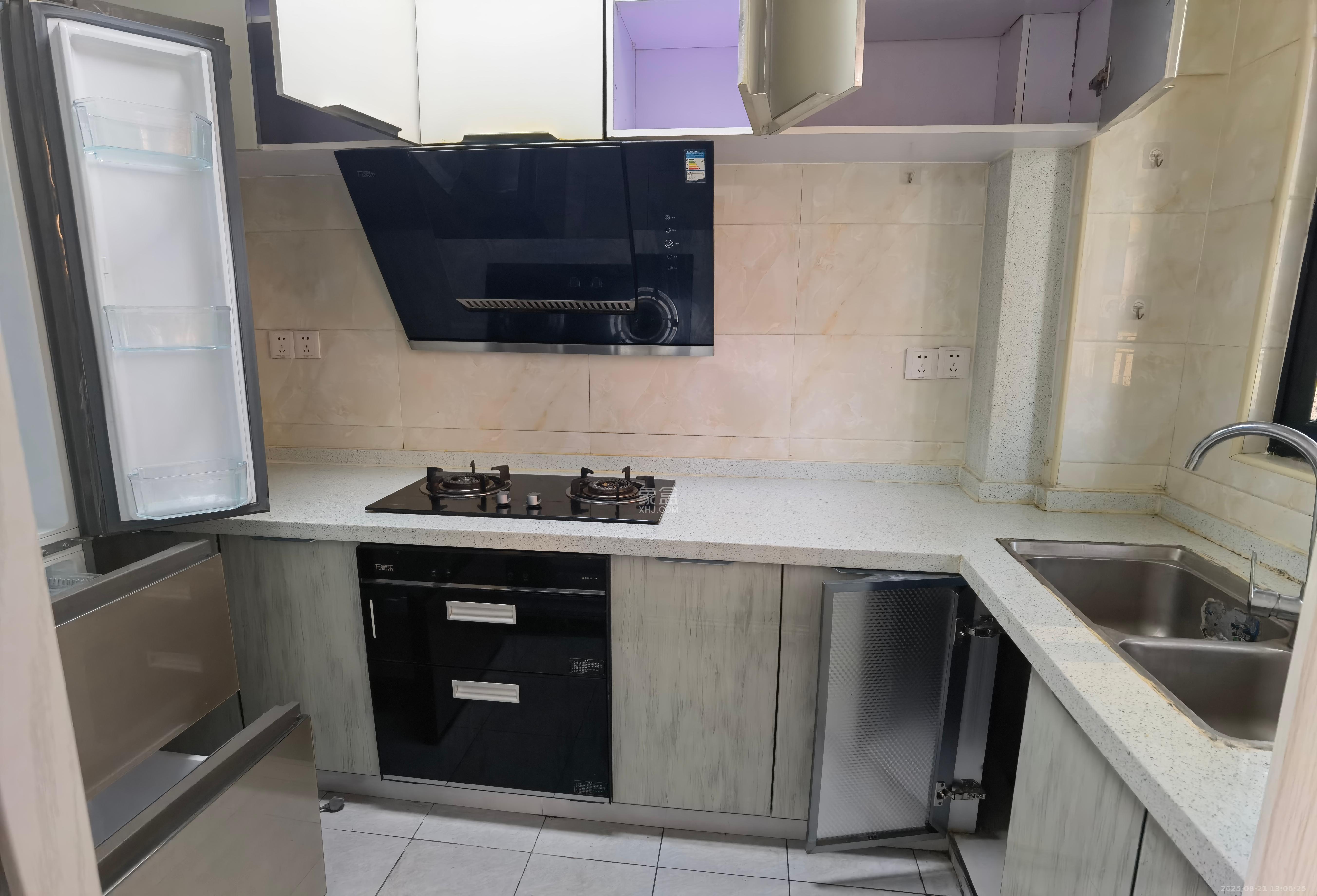 中信凯旋城(中信新城四期) 3室2厅1卫 2200.0元/月 中信凯旋城(中信新城四期) 3室2厅1卫 2200.0元/月室内图