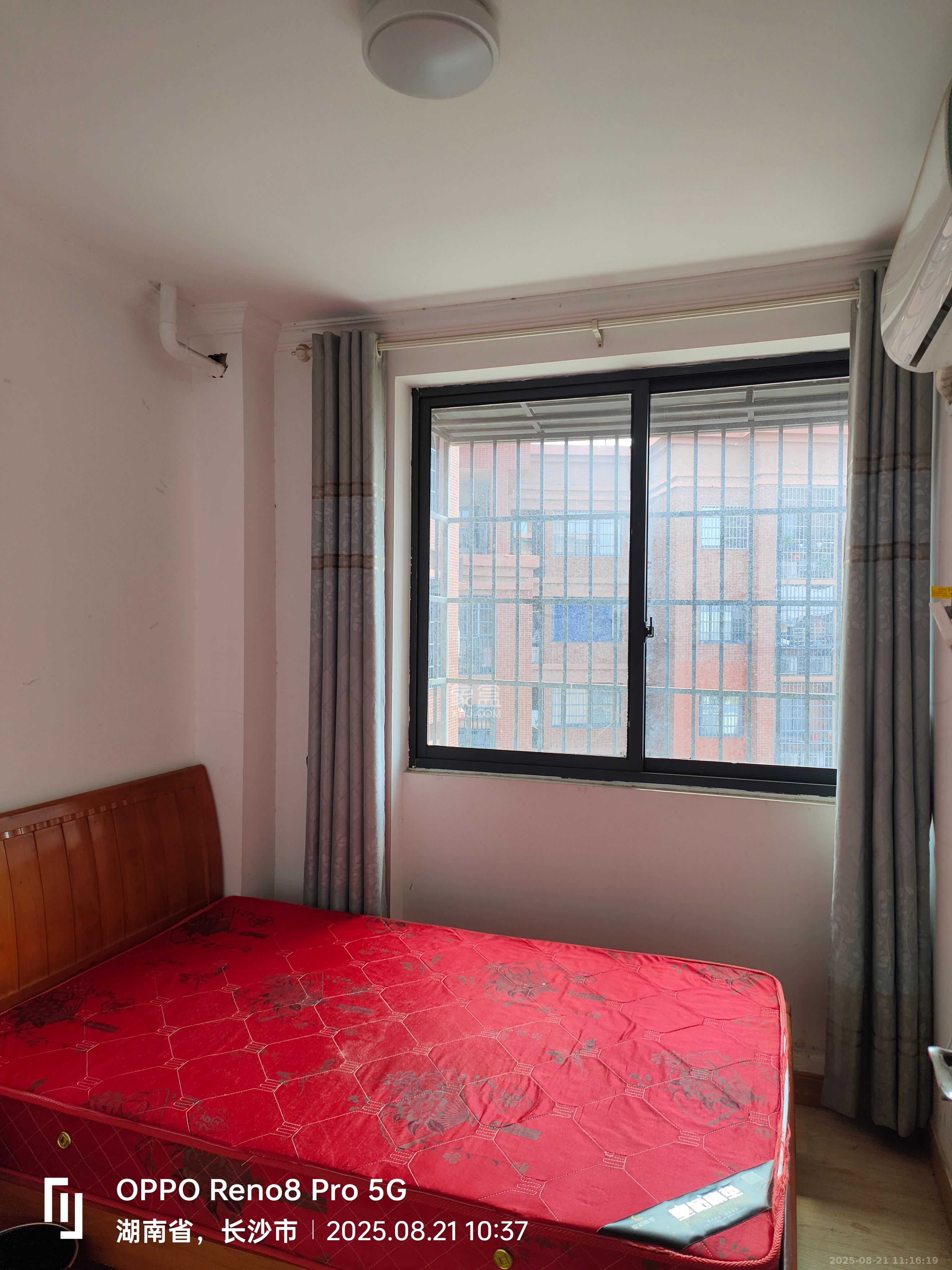 海德公园  3室2厅1卫    1900.0元/月 海德公园  3室2厅1卫    1900.0元/月室内图