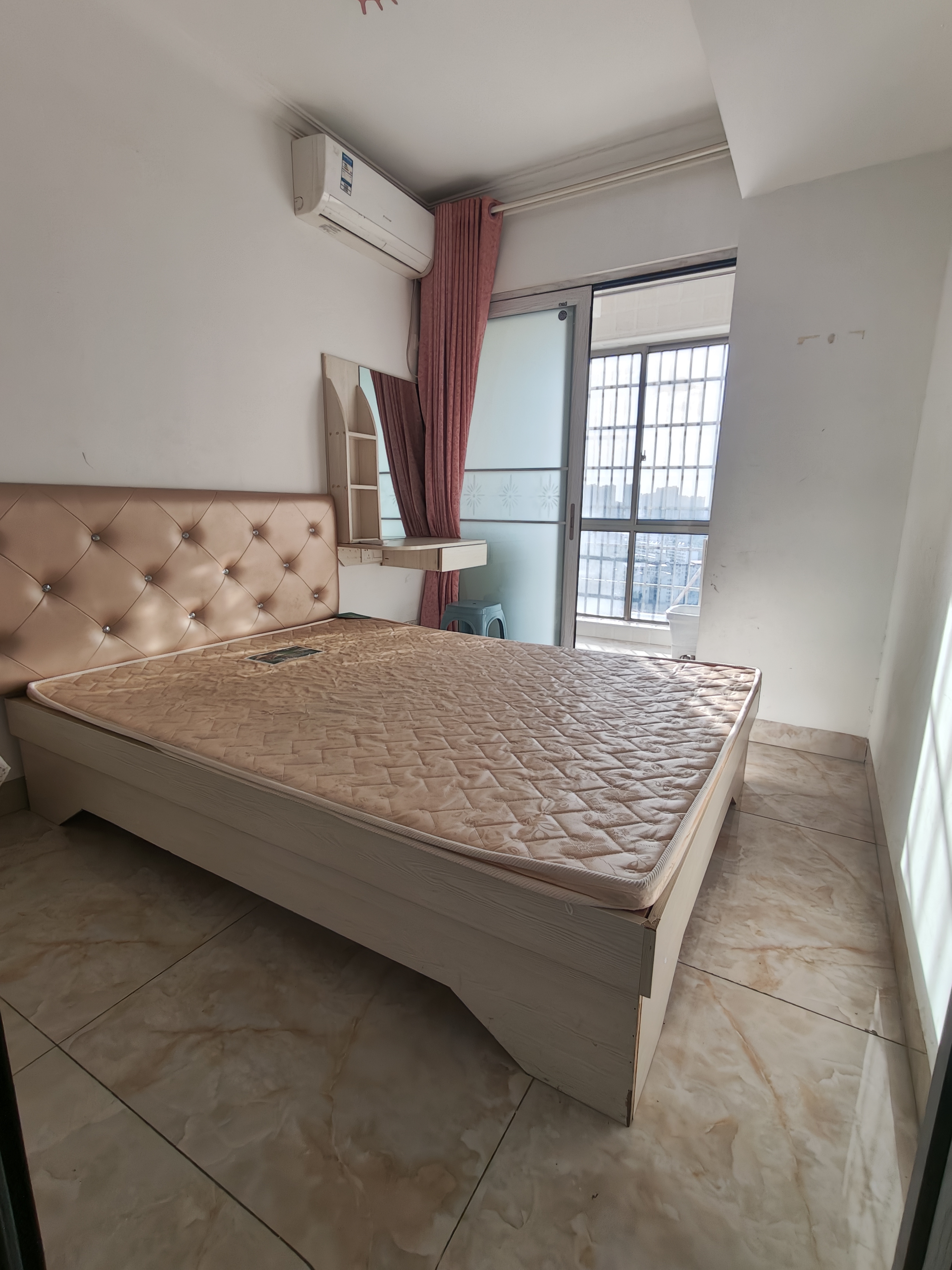 东方豪苑  0室0厅0卫    1000.0元/月室内图